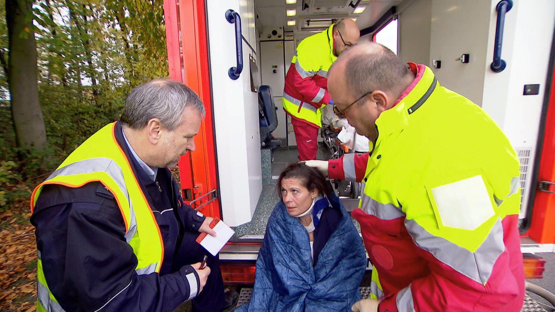 Junge Frau erlebt nach Unfall böses Erwachen