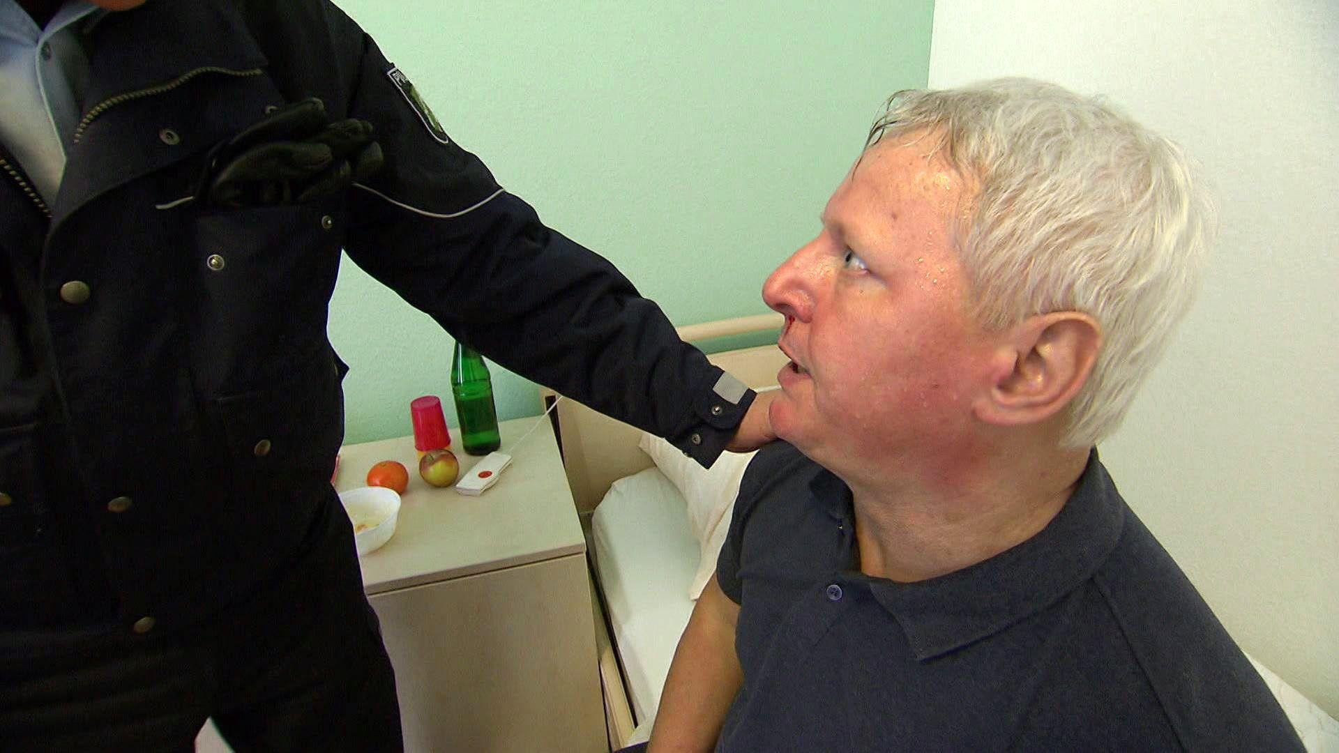 Dreister Reha-Patient fragt sich sich, wer es auf ihn abgesehen hat