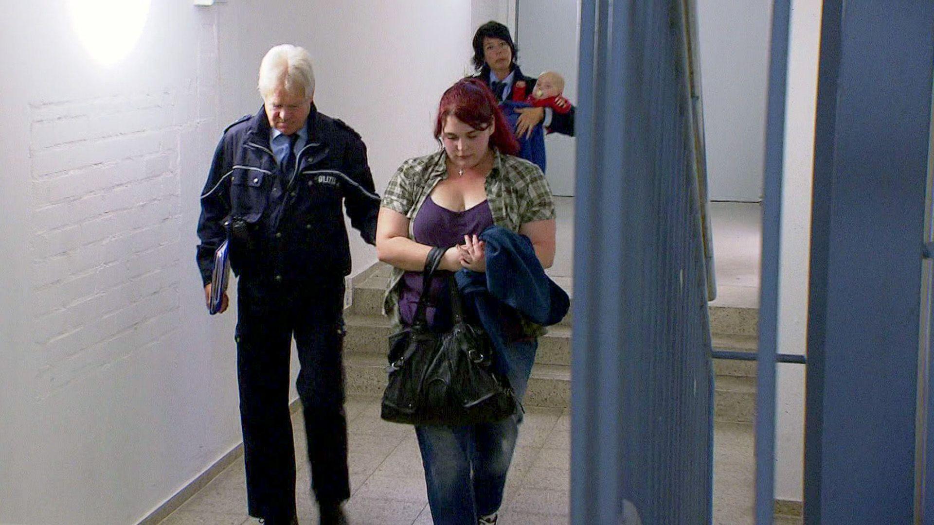 Pflegefamilie nimmt junger Mutter ihr Kinder weg