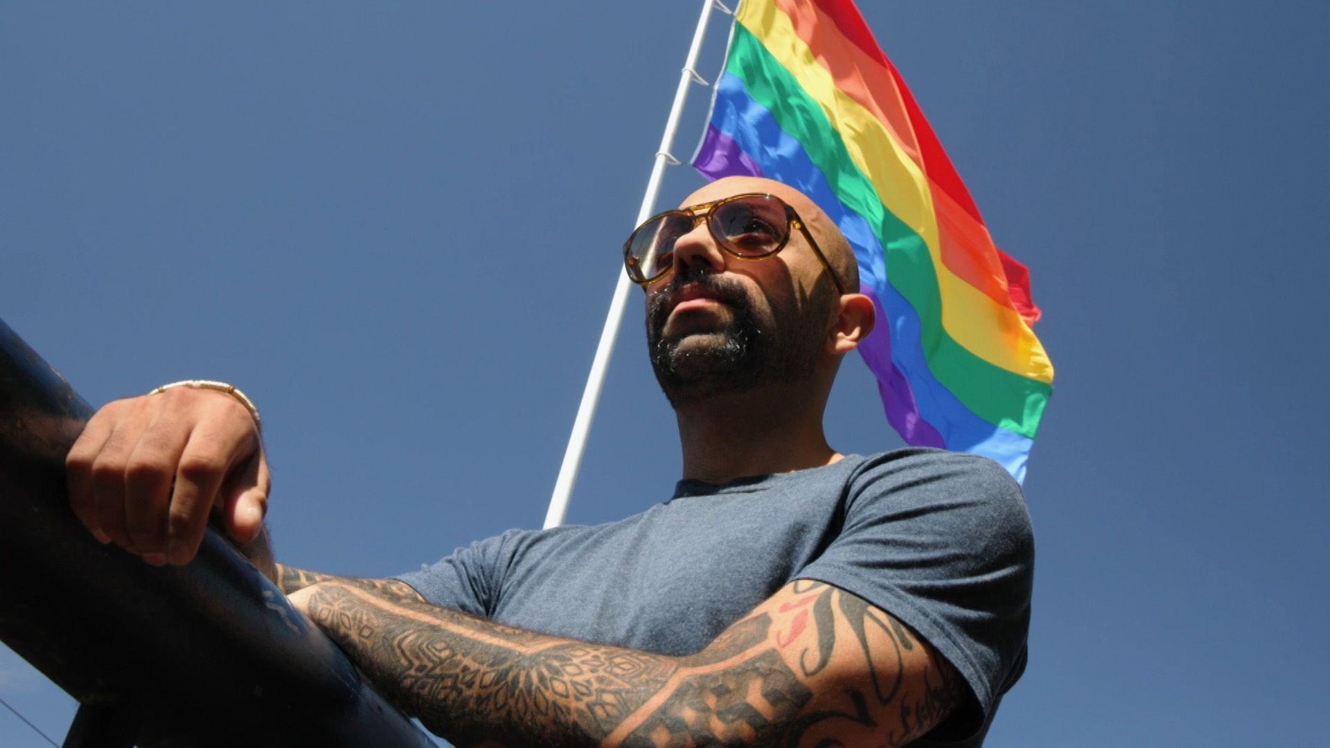 Rote Karte statt Regenbogen - Homosexuelle in Katar