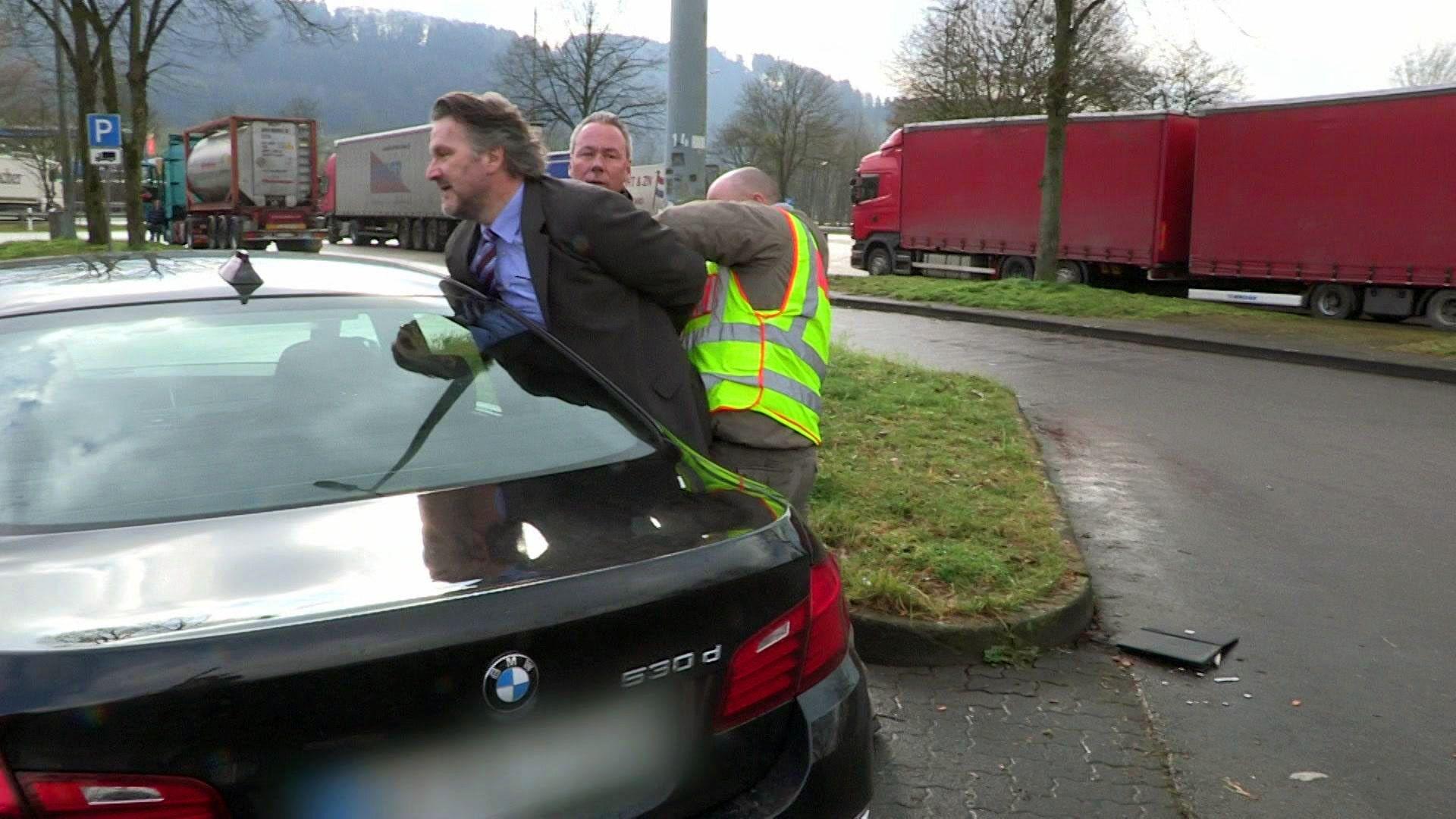 Finanzbetrüger auf der Flucht