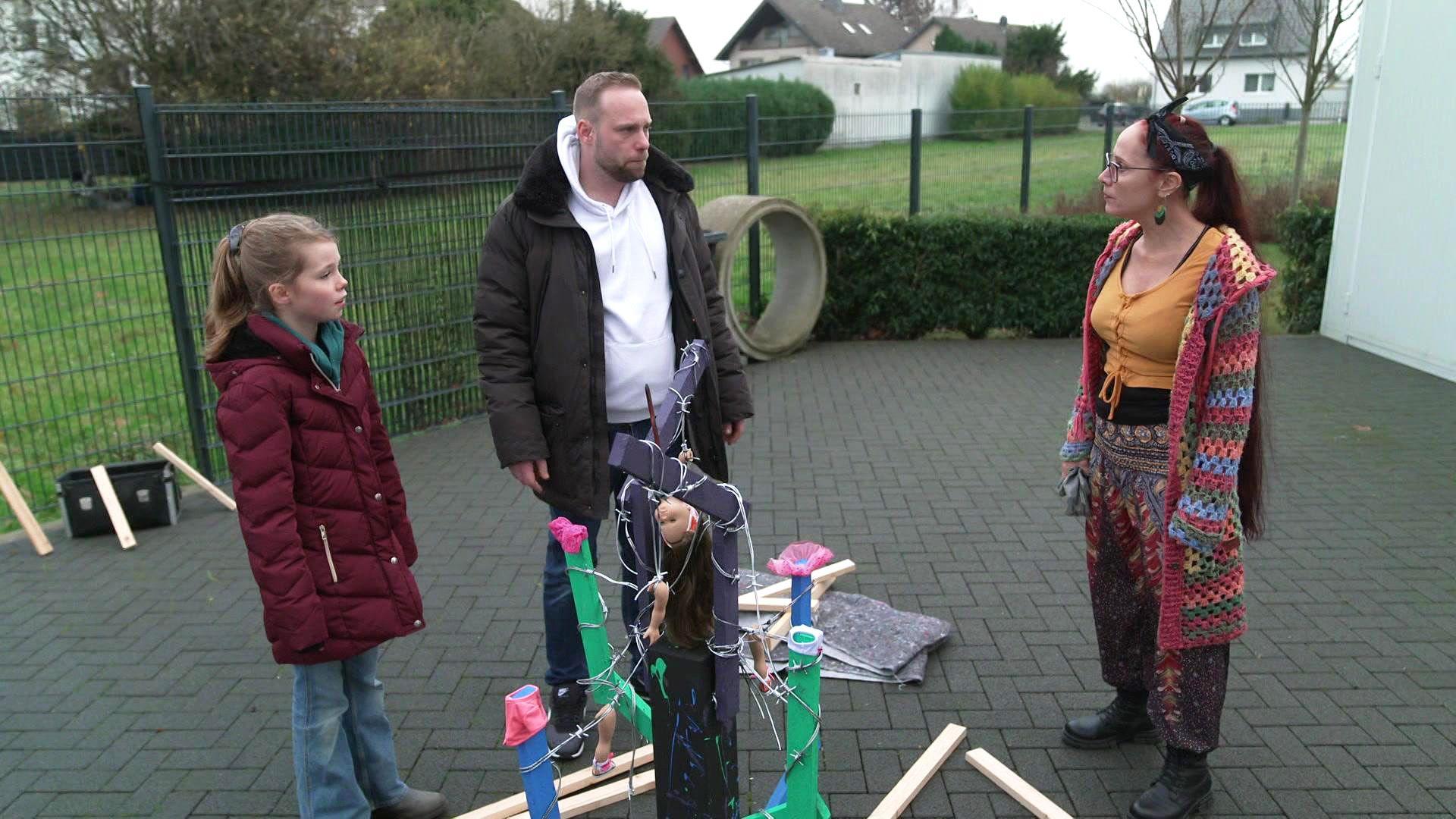 Nachbarschaftsstreit um Puppe hat böses Nachspiel