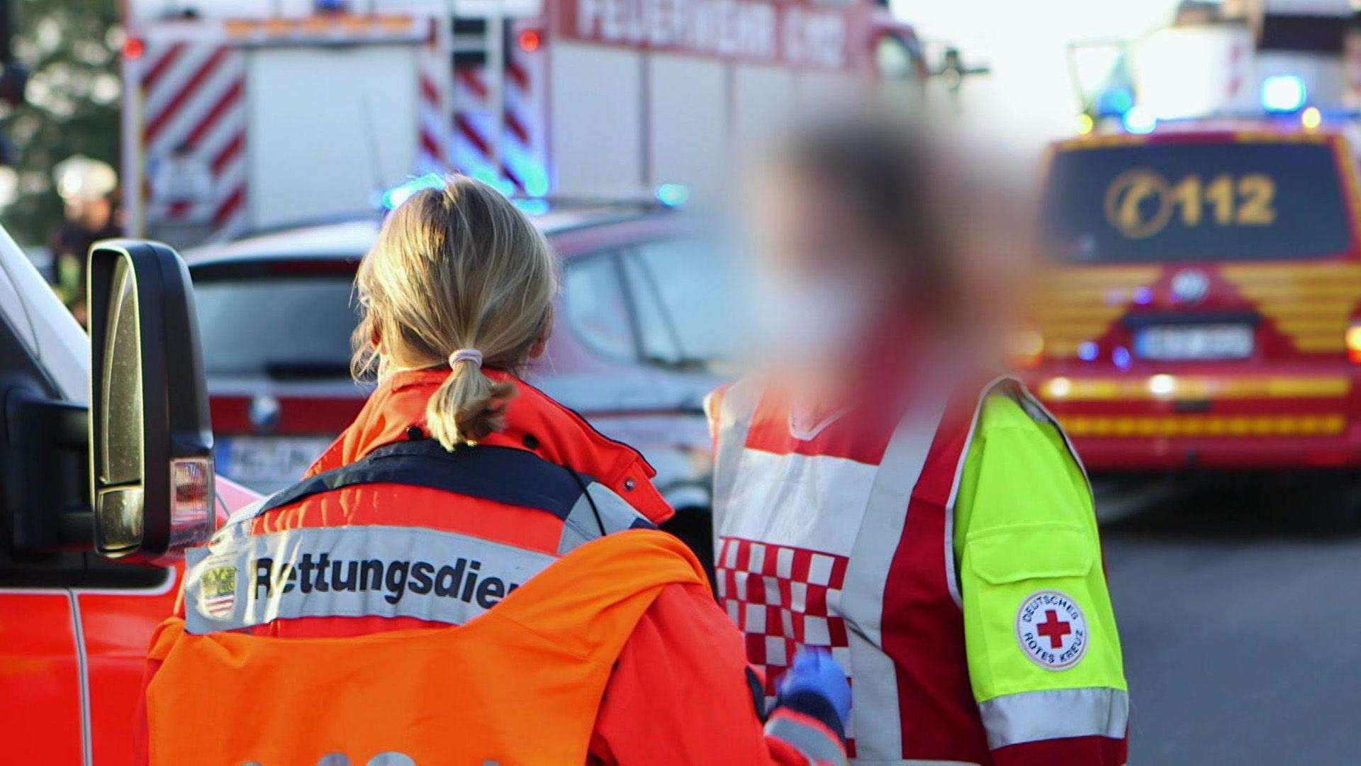 Karina kämpft sich durch die Rettungsgassen