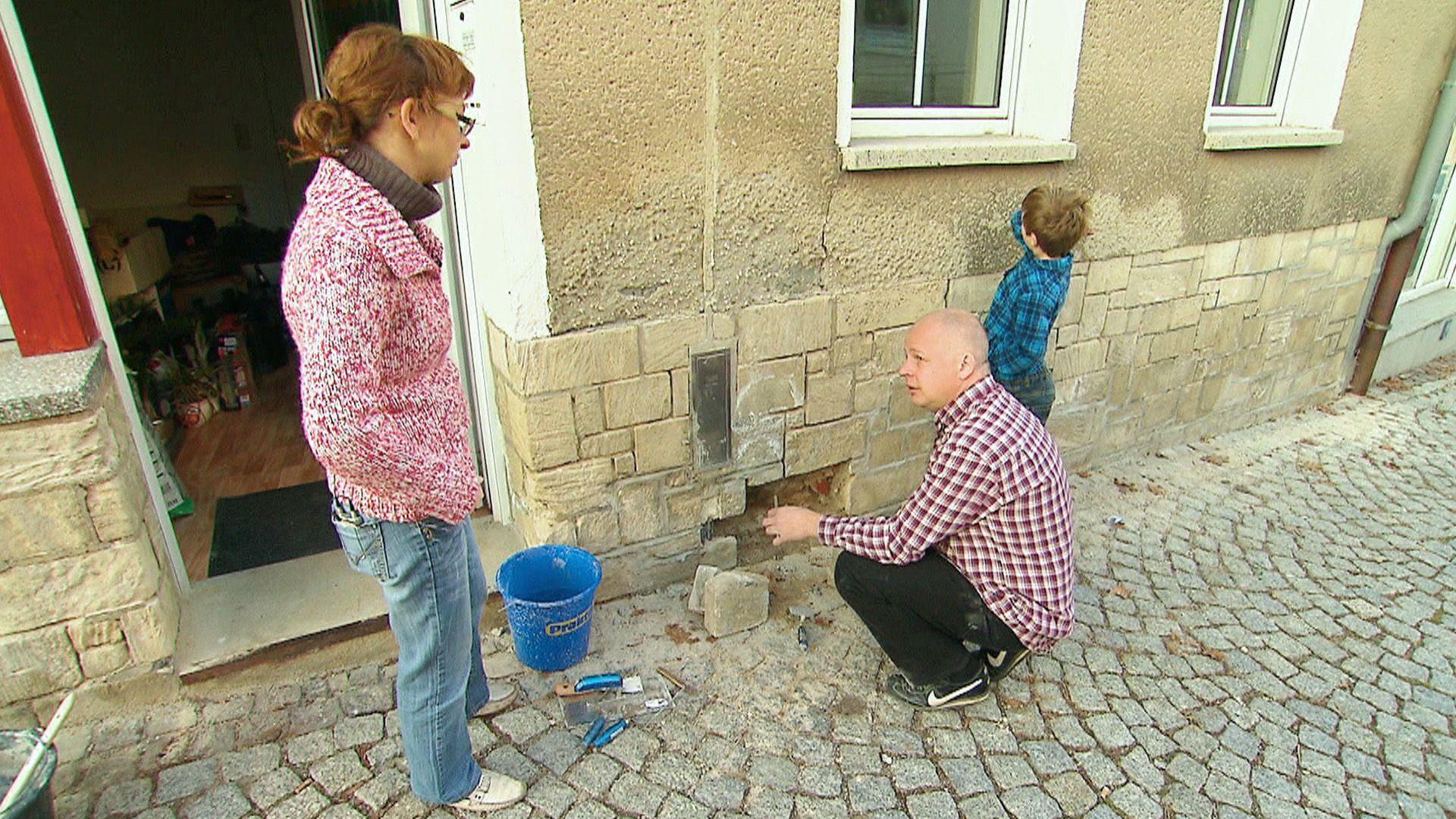 Das harte Leben auf einer Schäppchenhaus-Baustelle | Eine blind ersteigerte Bruchbude für's Familienglück