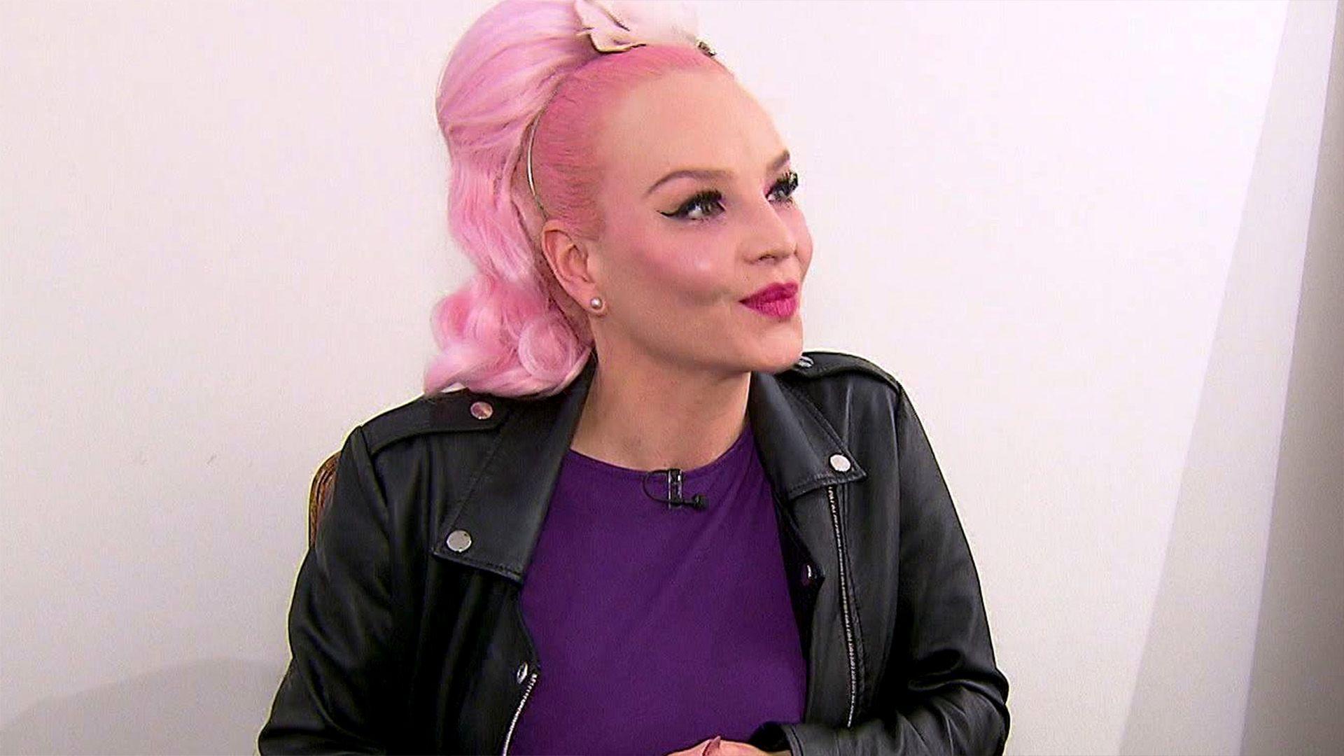 Burlesque-Tänzerin sucht angemessenes Brautkleid