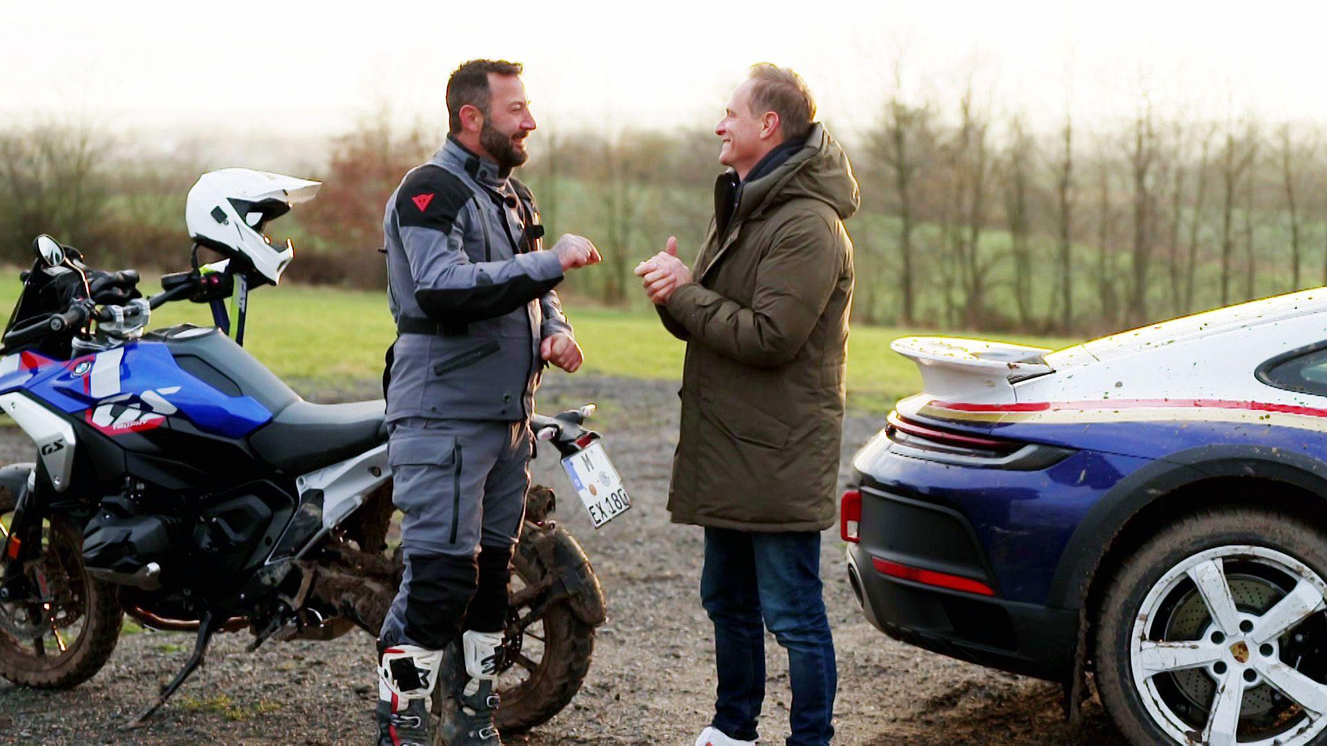 Andreas sucht deutschen Klassiker für Zwillinge | Auto vs. Motorrad - Porsche 911 Dakar vs. BMW GS | Garage Brothers: Automythen extrem