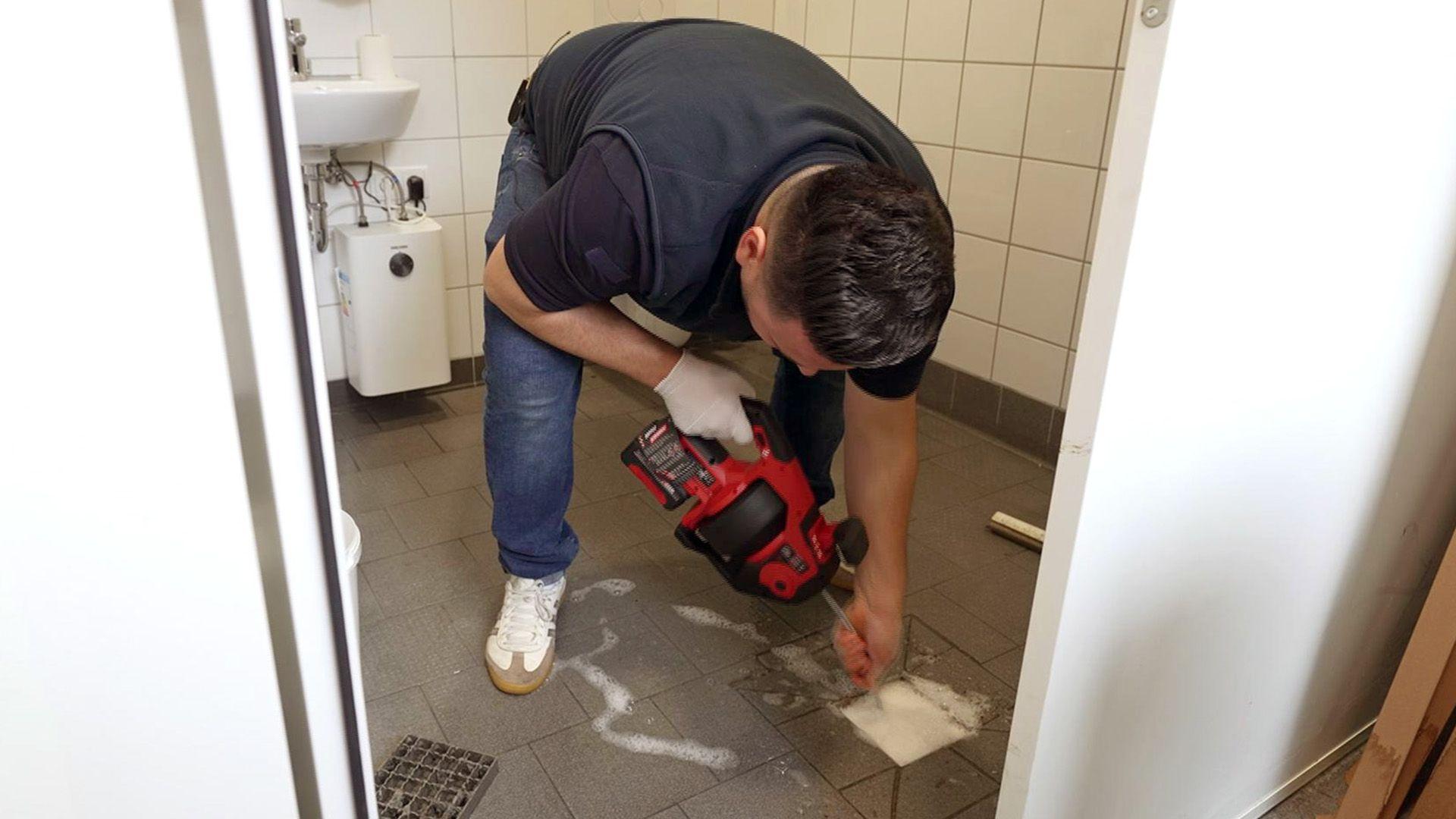 Dicke Rohrverstopfung