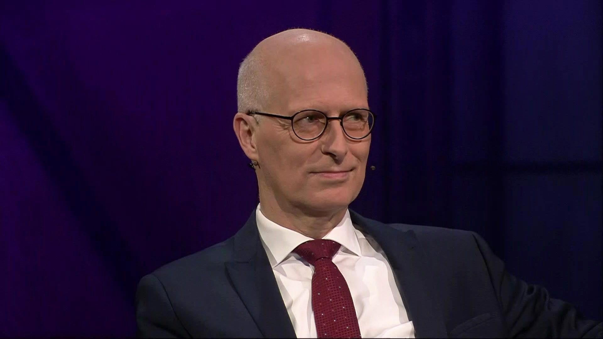 Themen u. a.: #xi_bei_putin, #bankenkrise_abgewendet?, #kommunen_überlastet