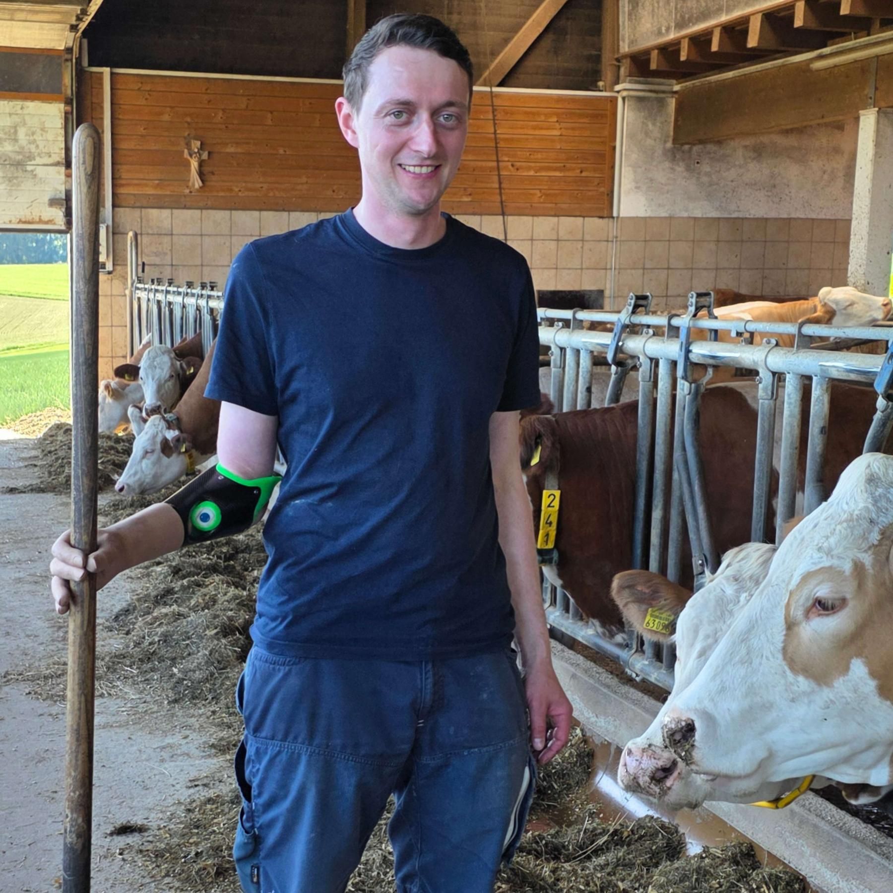 Erfolgreicher Betriebsleiter: Landwirt mit Prothese