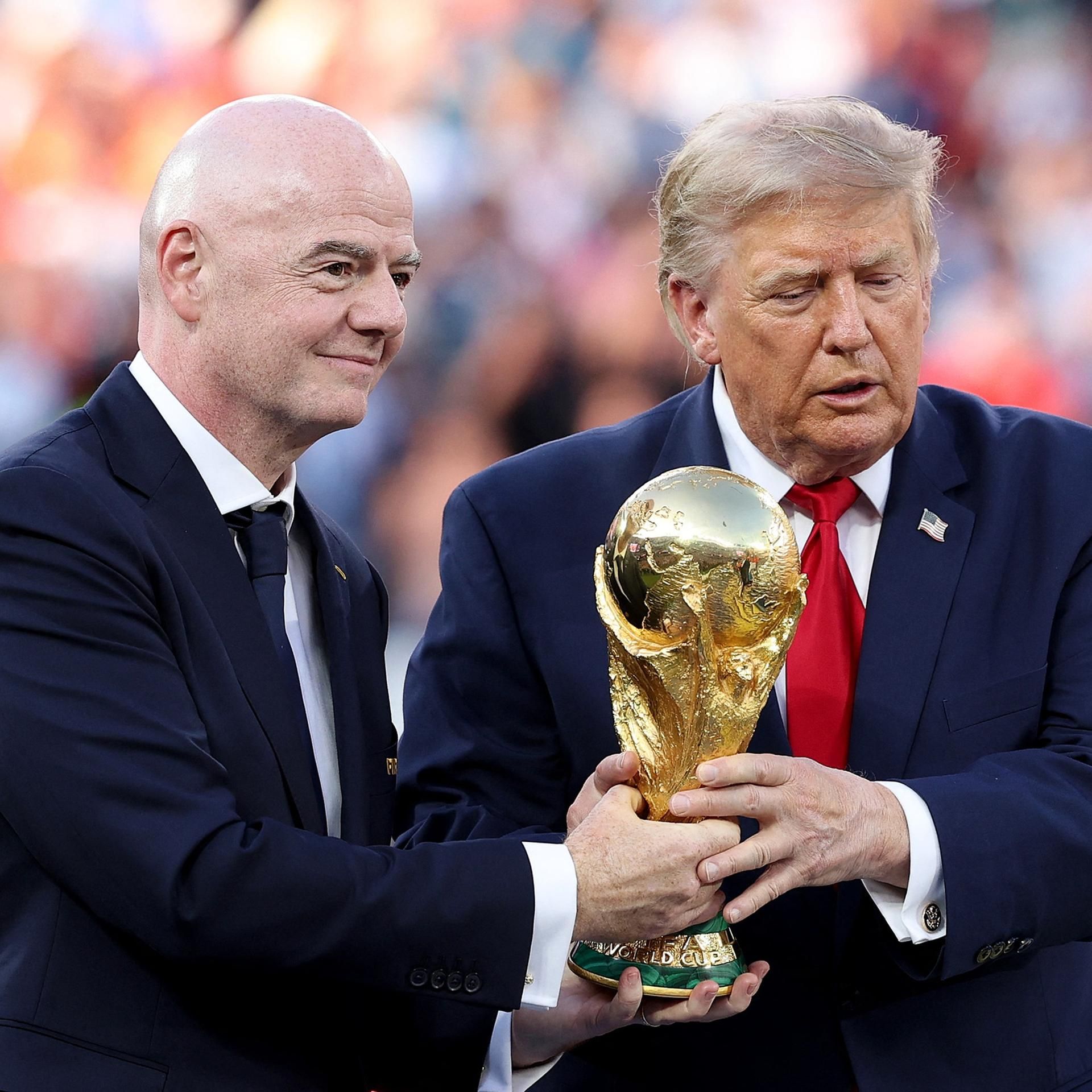 Verkauf der Fußball-WM - Antikapitalistischer Aufstand in der FIFA?