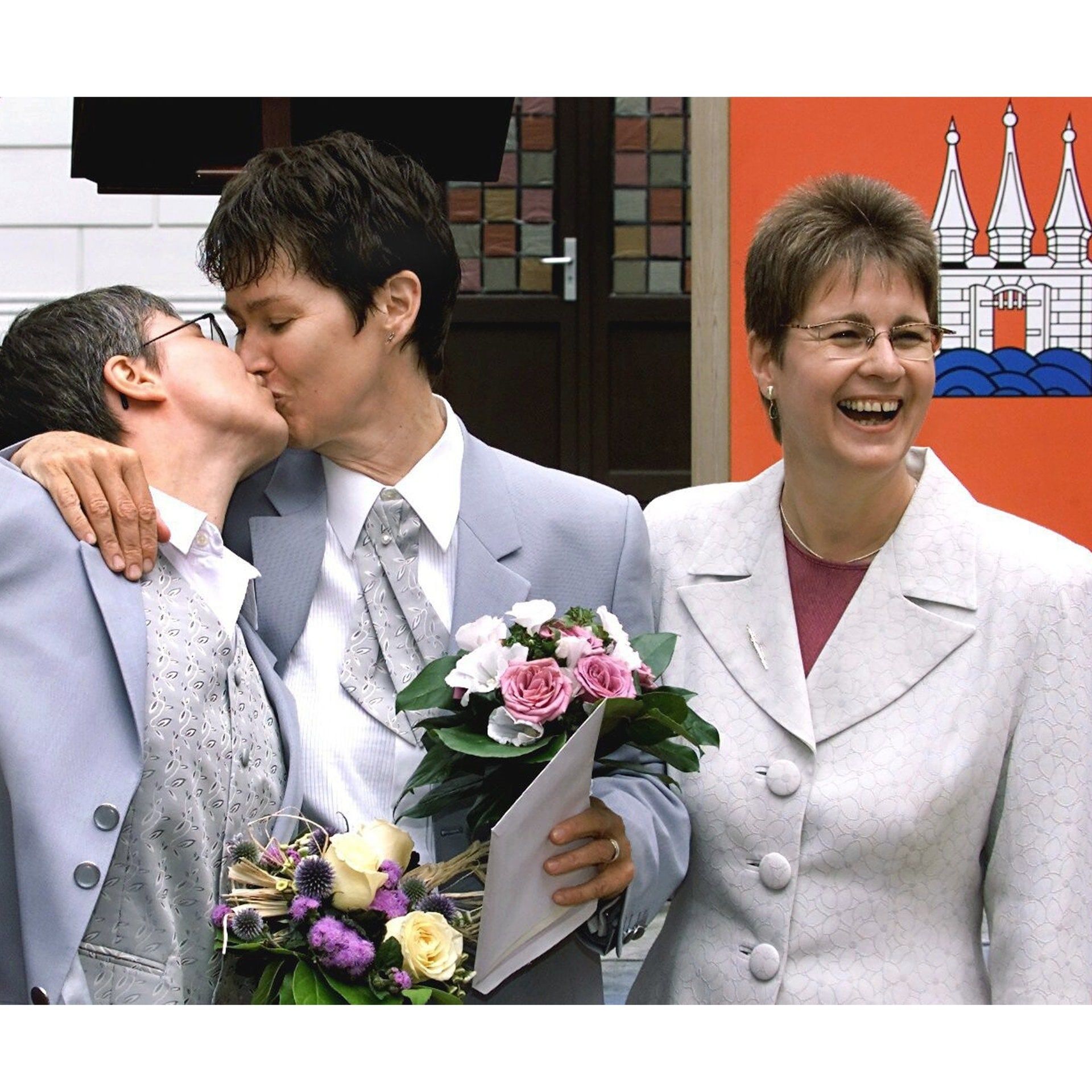 Die ersten "Homo-Ehen" werden geschlossen | 1.8.2001