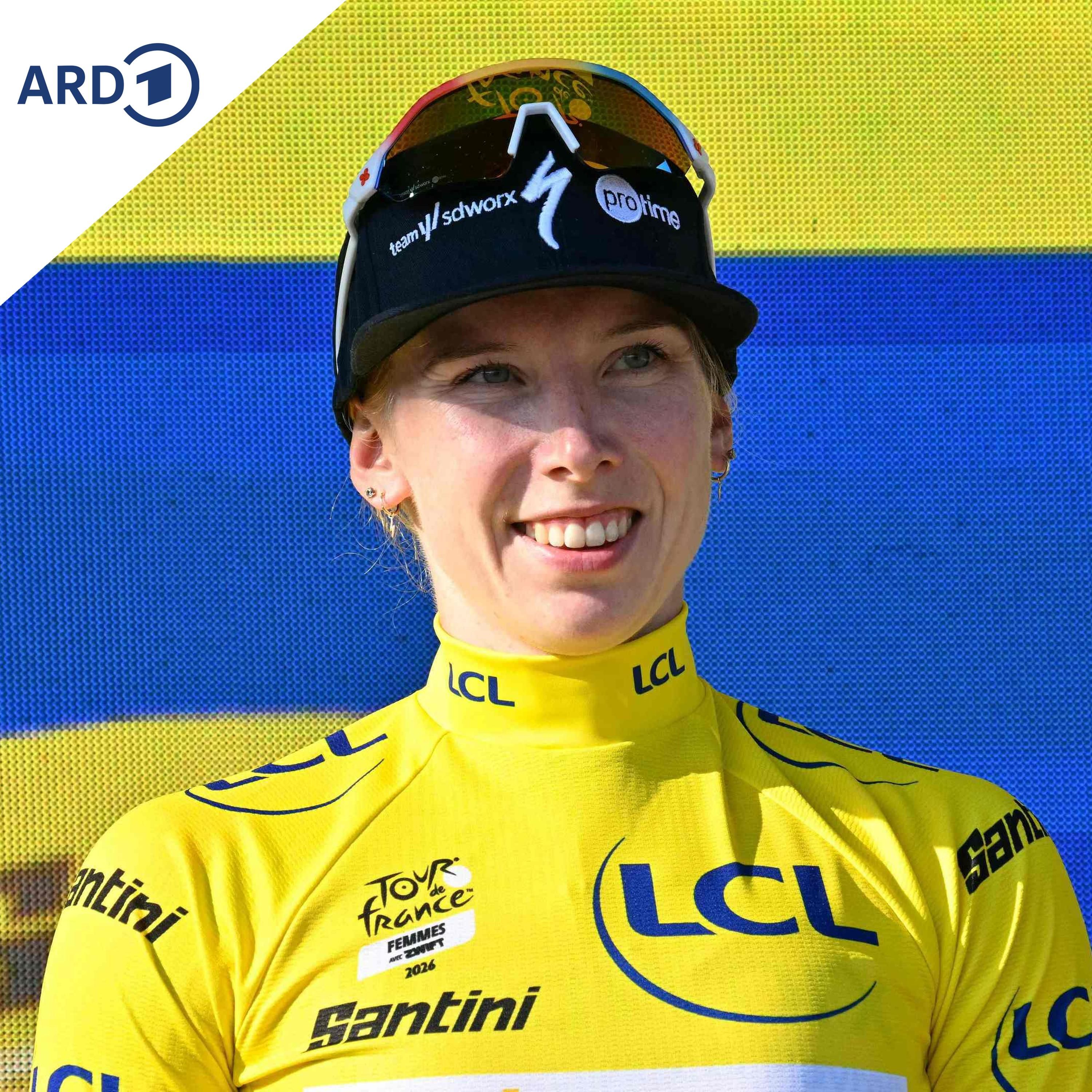 Etappe 1: Lorena Wiebes jubelt in Gelb und Grün