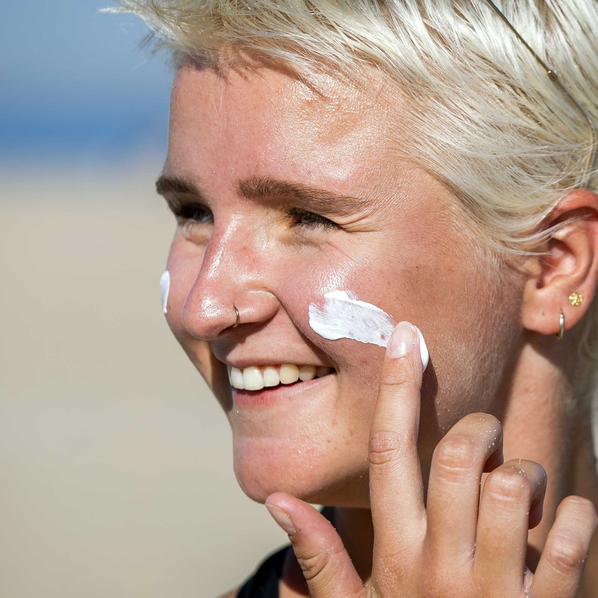 Wie viel Sonnencreme sollte man auftragen?