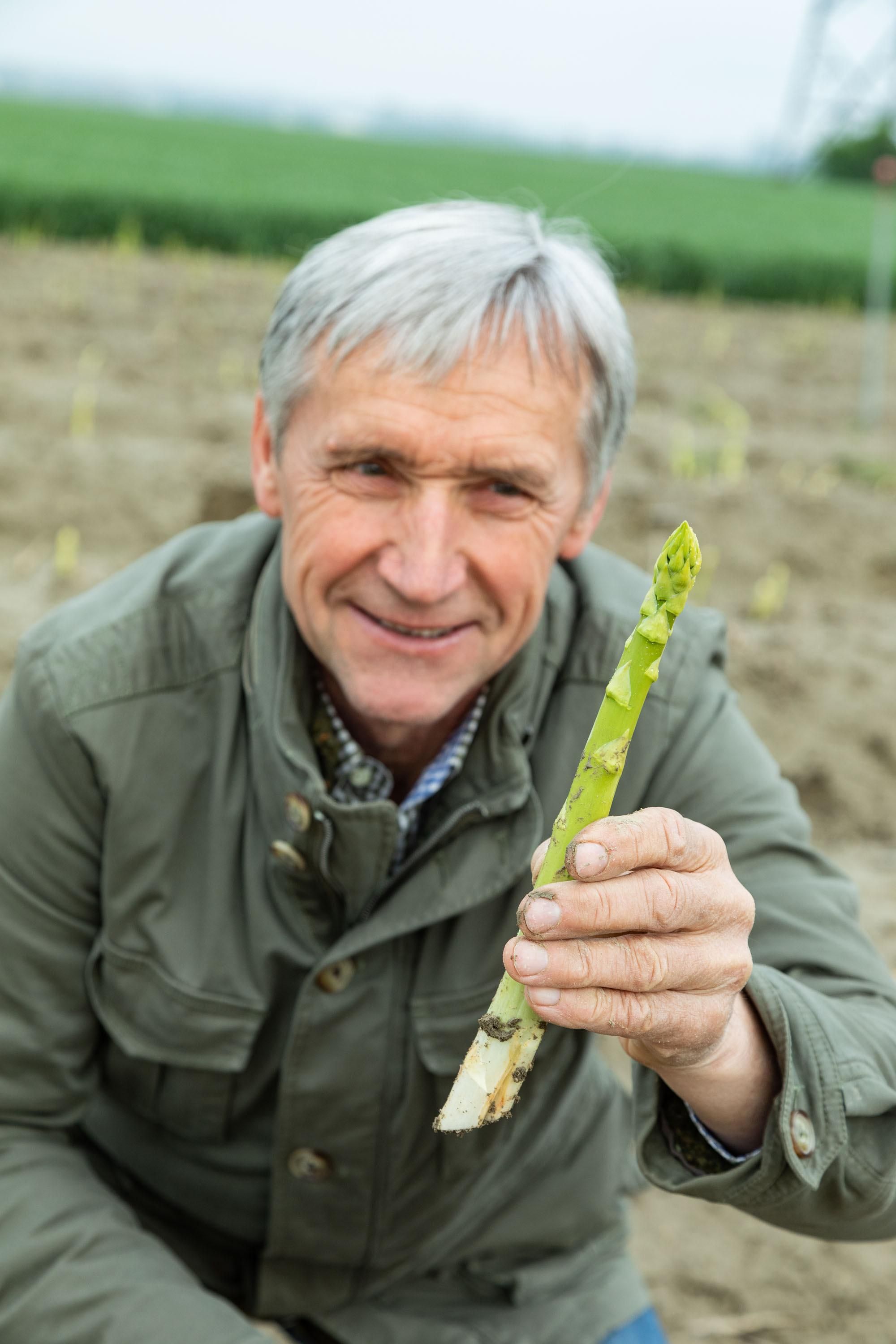 B2P030 Werner Magoschitz - Der Herr über den Spargel