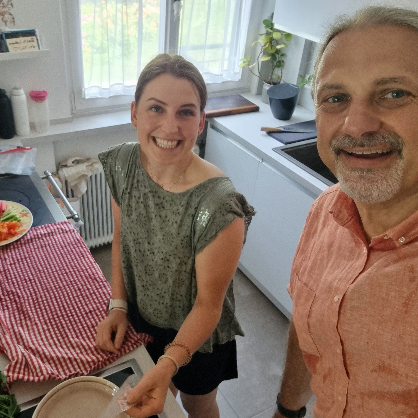 Suti kocht - Summerrolls mit Anna Riedmann