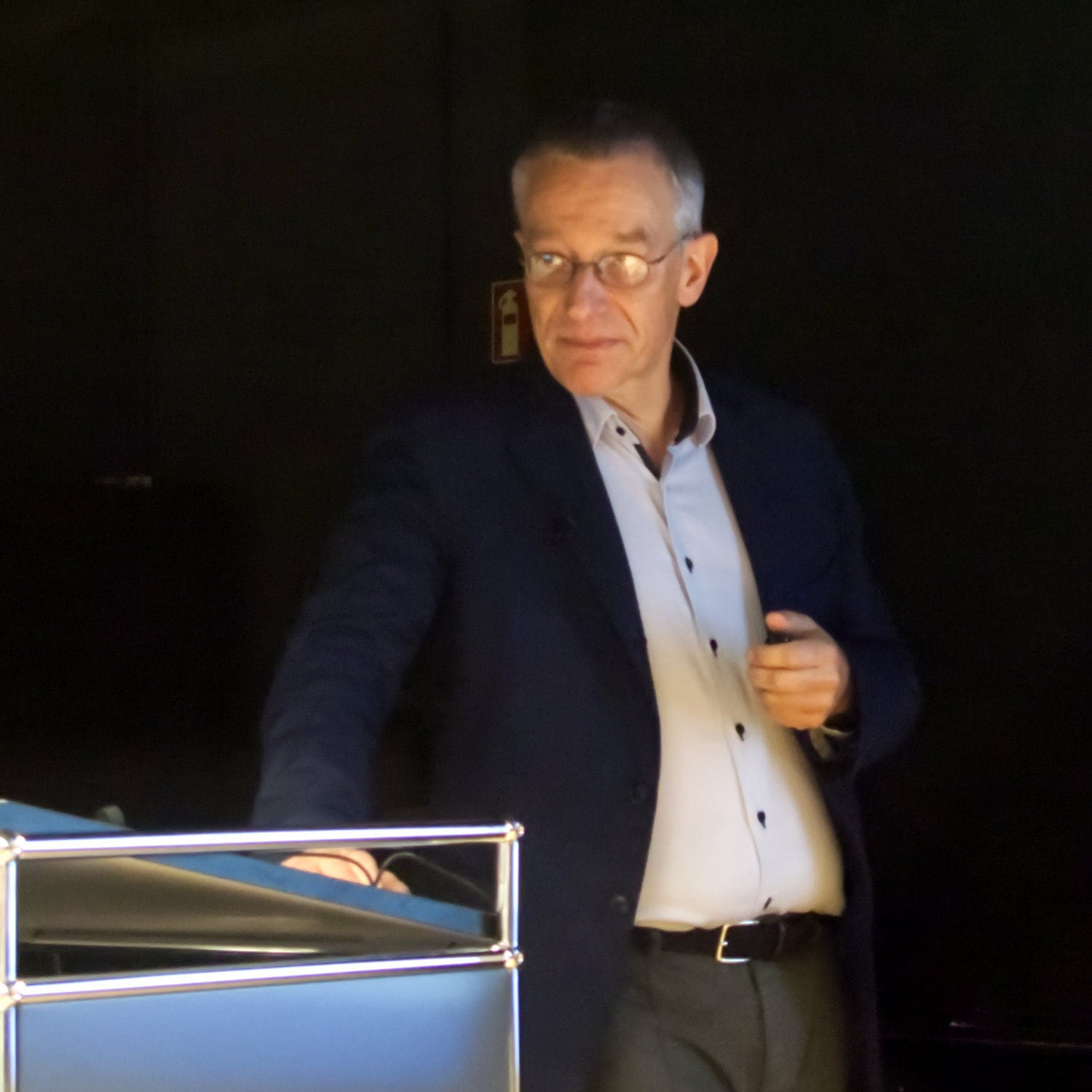 Prof. Georg Jochum: „Das Parteiverbot als Mittel der ,wehrhaften Demokratie‘ des Grundgesetzes“