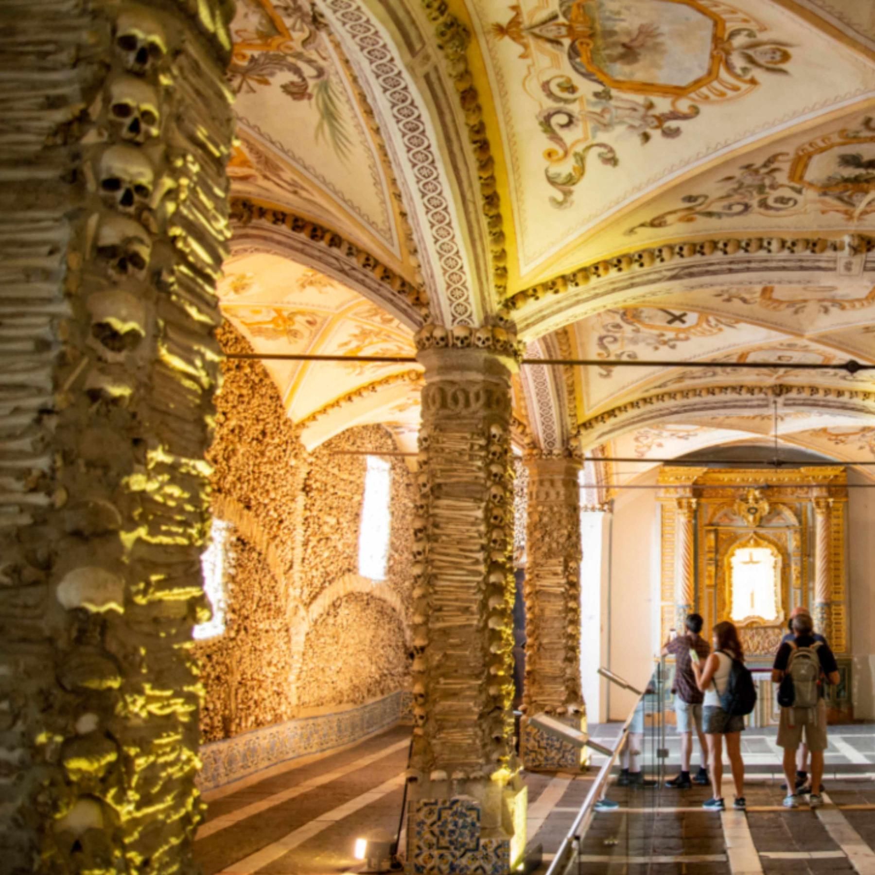Portugal: 561 Arouca Hängebrücke, berühmte Wasserhunde, Knochenkapelle von Evora