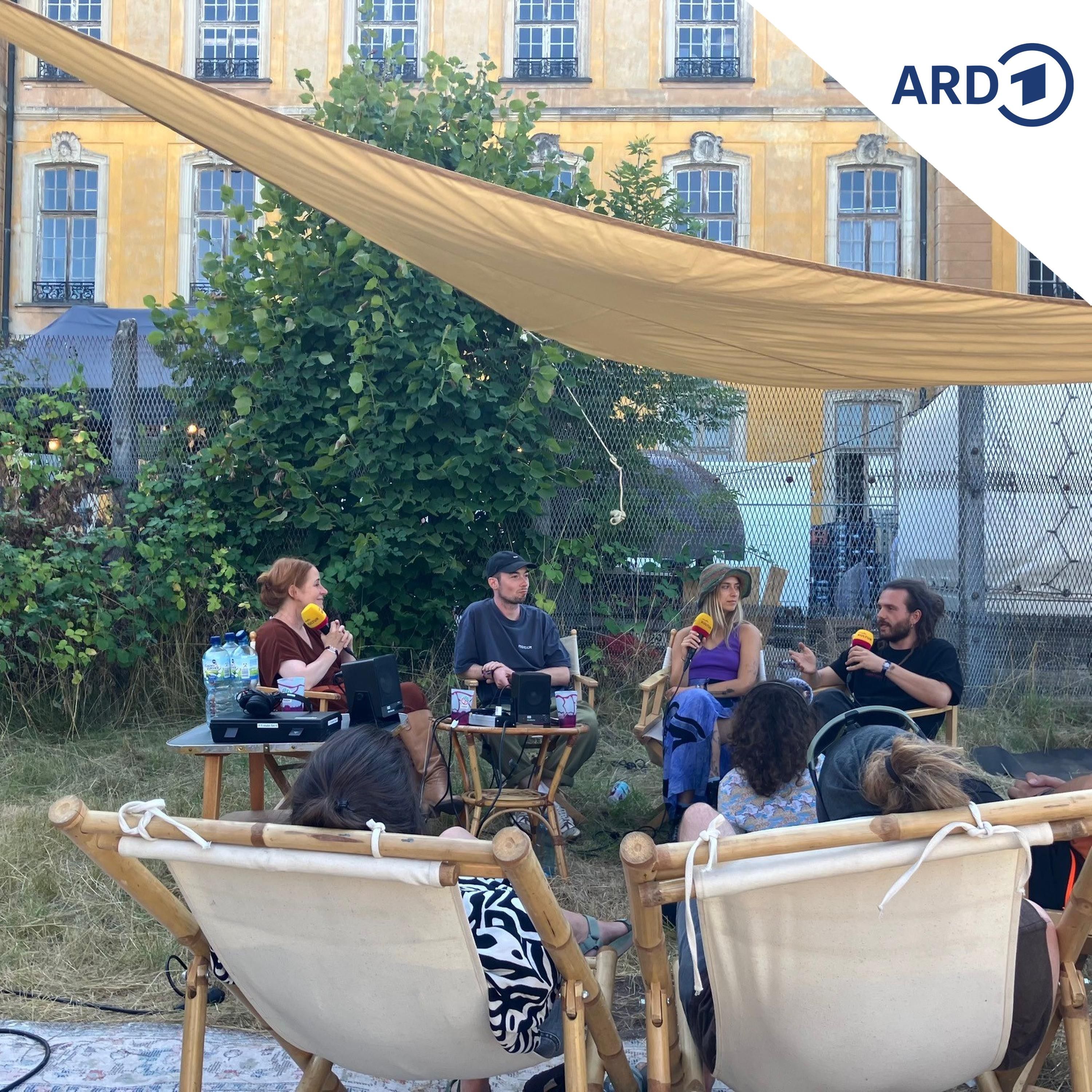Unter Büchern unterwegs auf dem Cosy Festival: Behind the Scenes