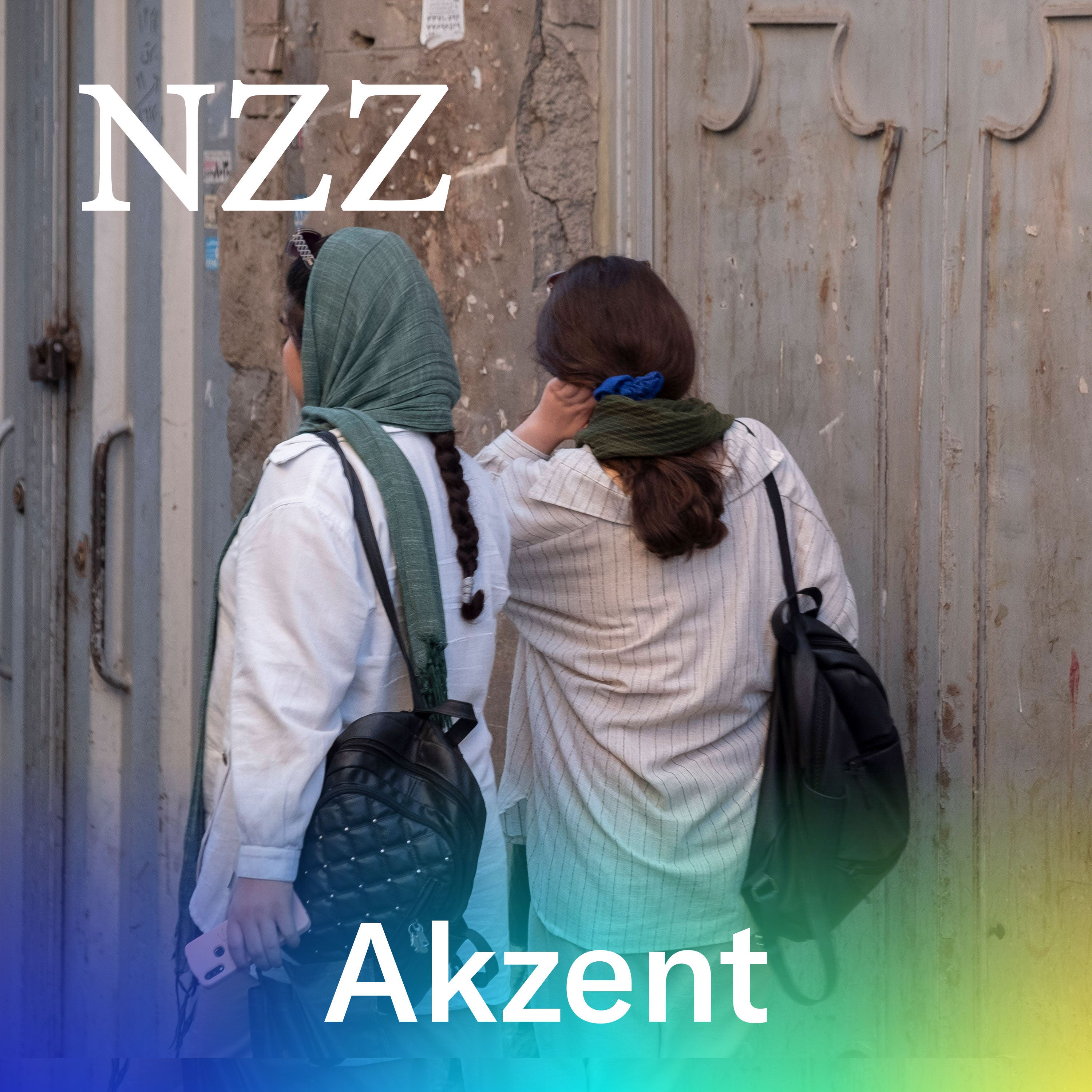 Iran: Wie das Kopftuch langsam aus dem Alltag verschwindet