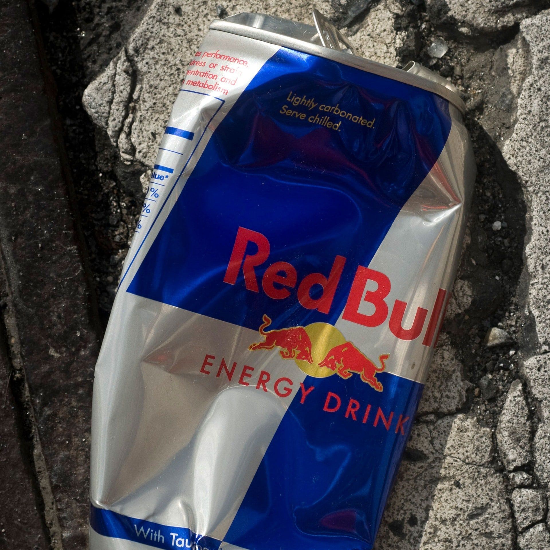 Wem gehört das Wasser? – Streit um Energydrinks in Brandenburg