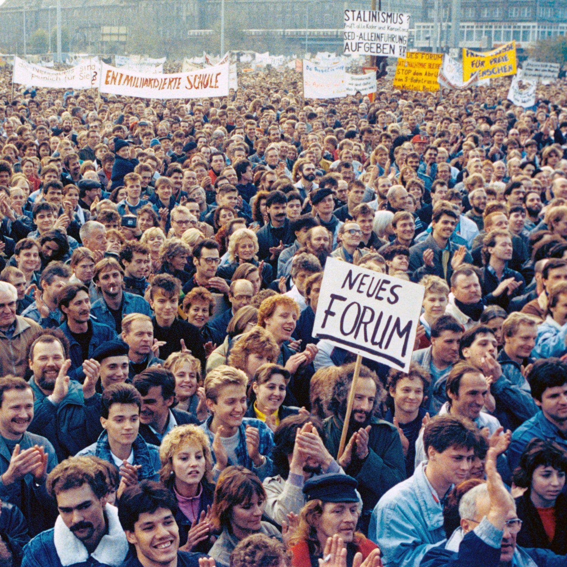 Die Macht lag auf der Straße – Die DDR-Bürgerrechtsbewegung und ihr Blick auf die Wiedervereinigung