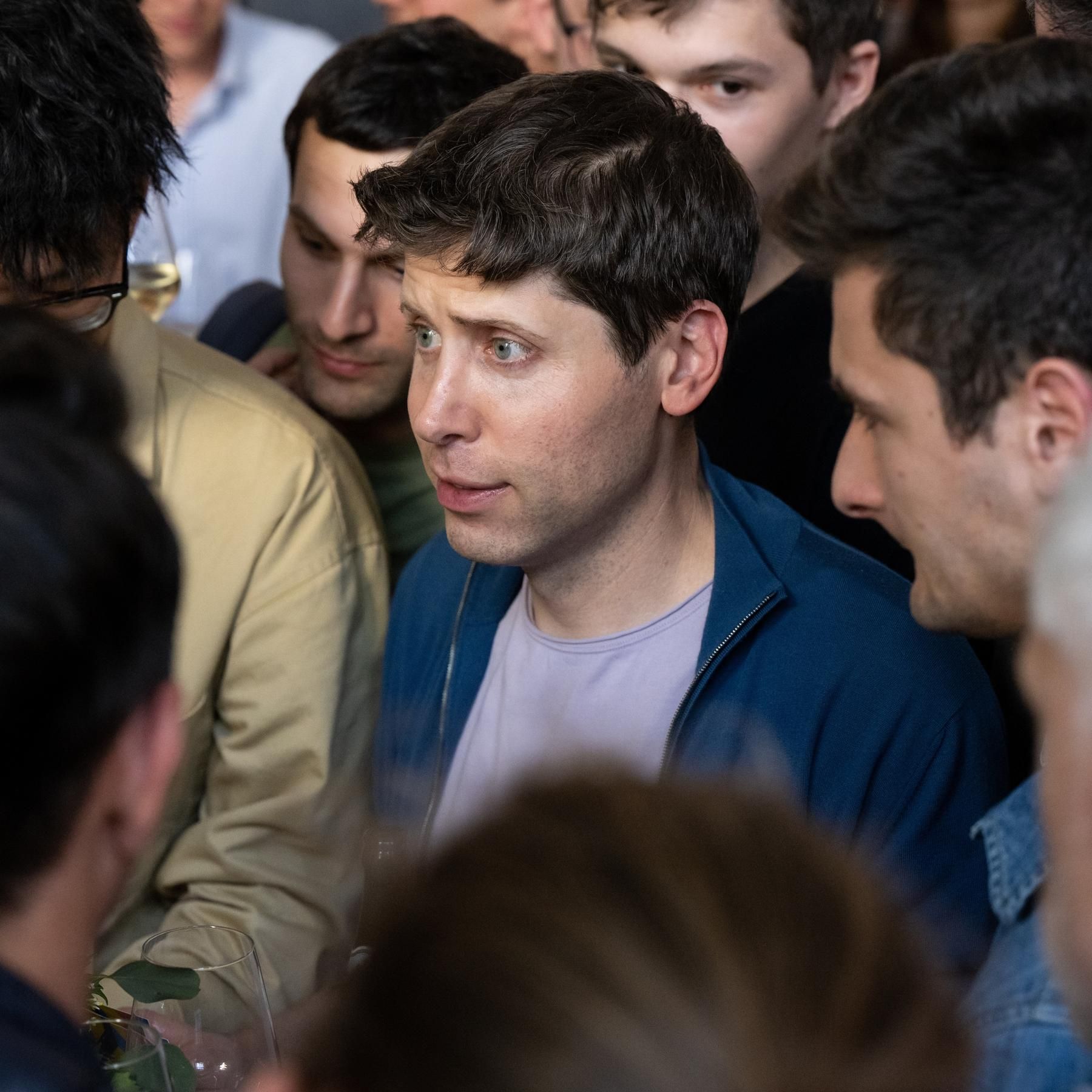 OpenAI Gründer Sam Altman, Verbot von Neonikotinoiden, Ökosystem Pfütze