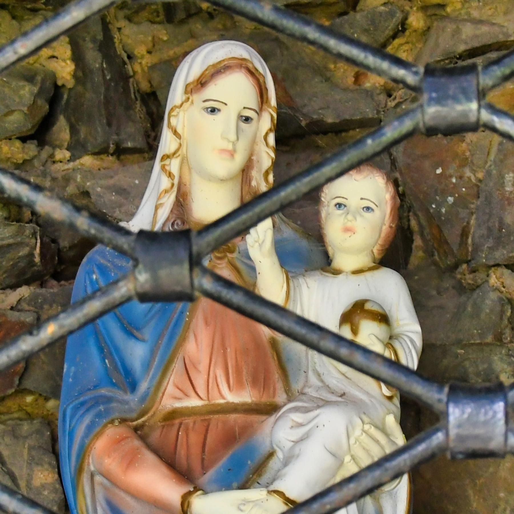 #12 "Blutwunder" von Ostro - warum "bluten" Madonna und Jesus? | Marshubschauber tot - vorerst | Überleben Hummeln eine Woche unter Wasser?