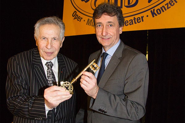 Goldener Vorhang für Dieter Hallervorden