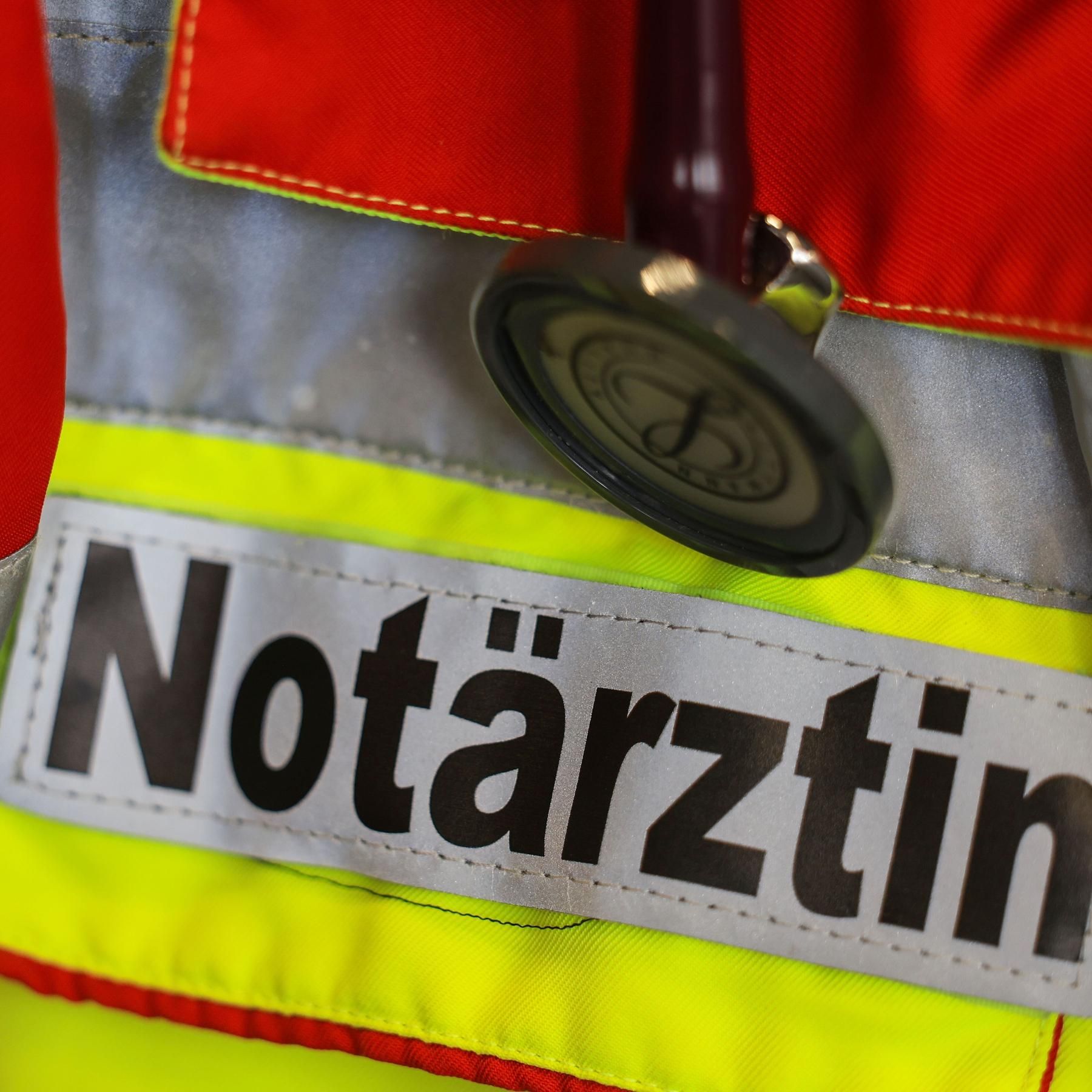 #146 Psychiatrische Notfälle - Notärztinnen brauchen viel weniger Zwangsmedikation