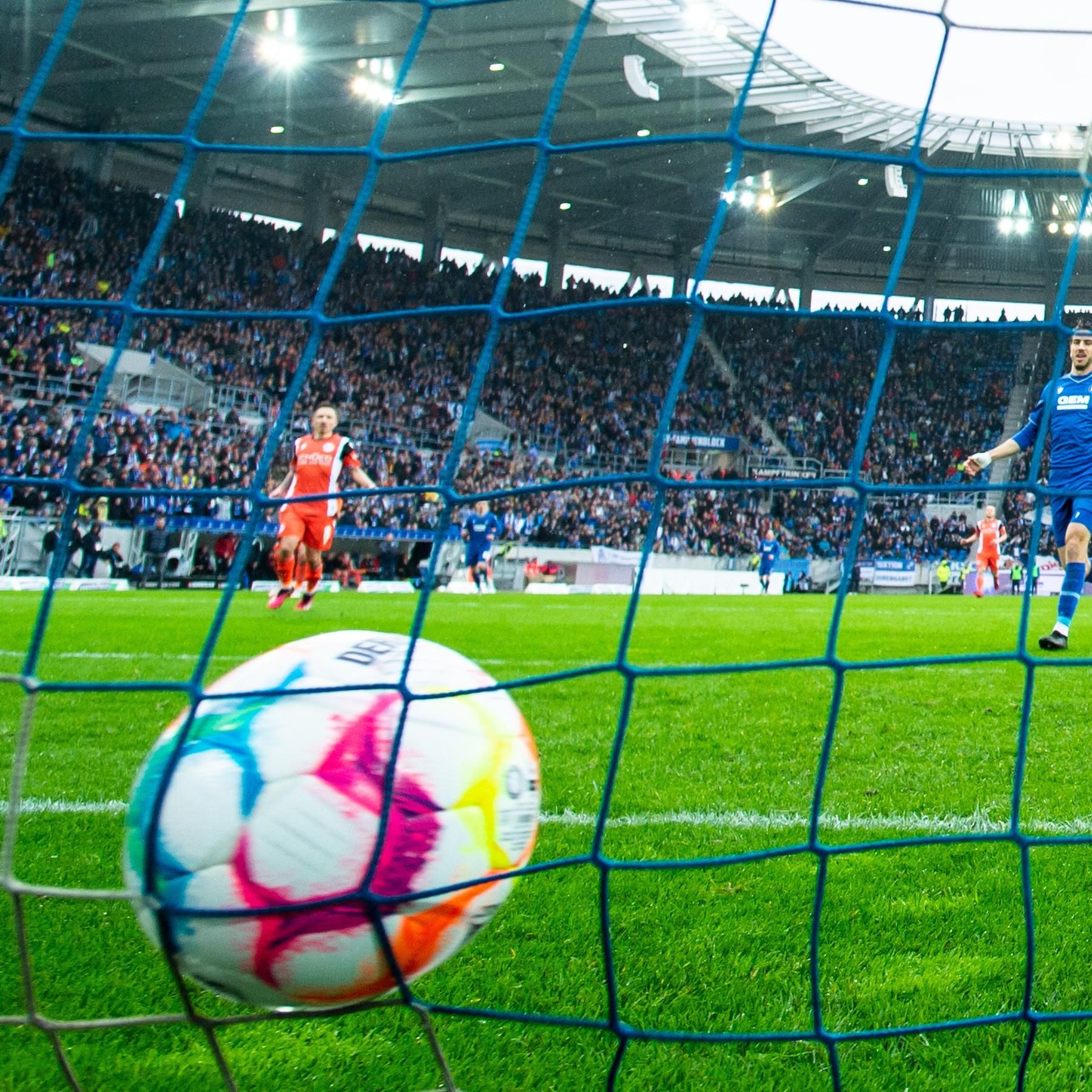 Trainerwechsel im Fußball, Schiffswracks in Nord- und Ostsee, Kriegsmunition am Meeresboden