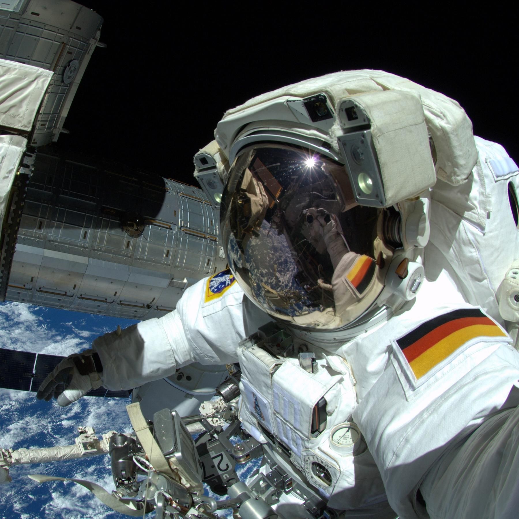 #63 Astronauten sollen Urin trinken | Spektakulärer Fund: verschwundene Altarplatte in Grabeskirche entdeckt | Schokolade, Online-Spiele, Rauchen – So könnten wir besser widerstehen