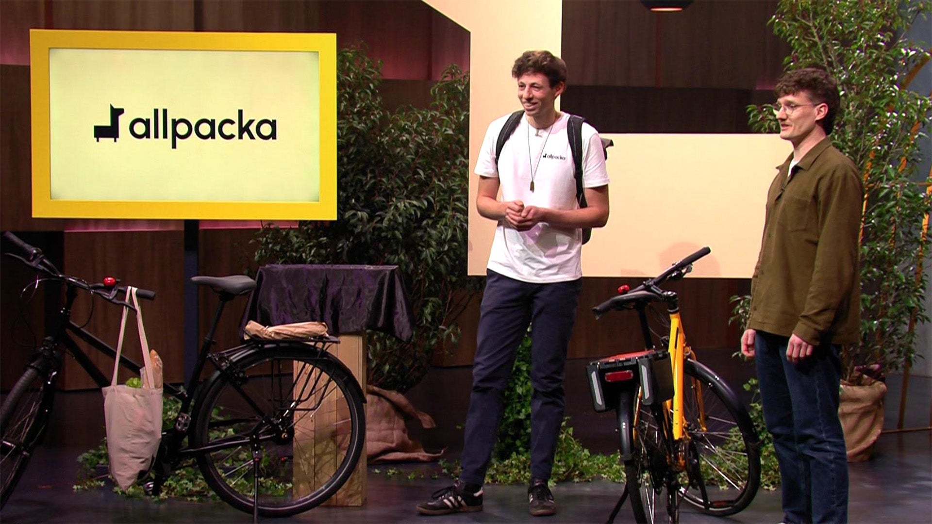 U. a. mit: "ALLPACKA"
