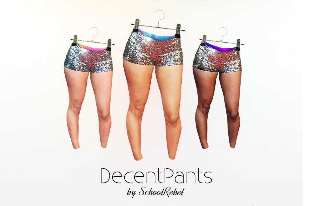 Speziell für Schülerinnen: Modelabel stellt lange Hotpants mit naturgetreuem Beinaufdruck vor