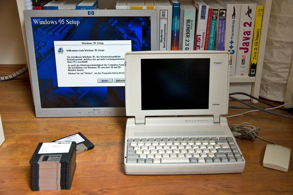 Kann über Windows 10 nur lachen: Kleiner Timmy (9) hat schon Windows 95