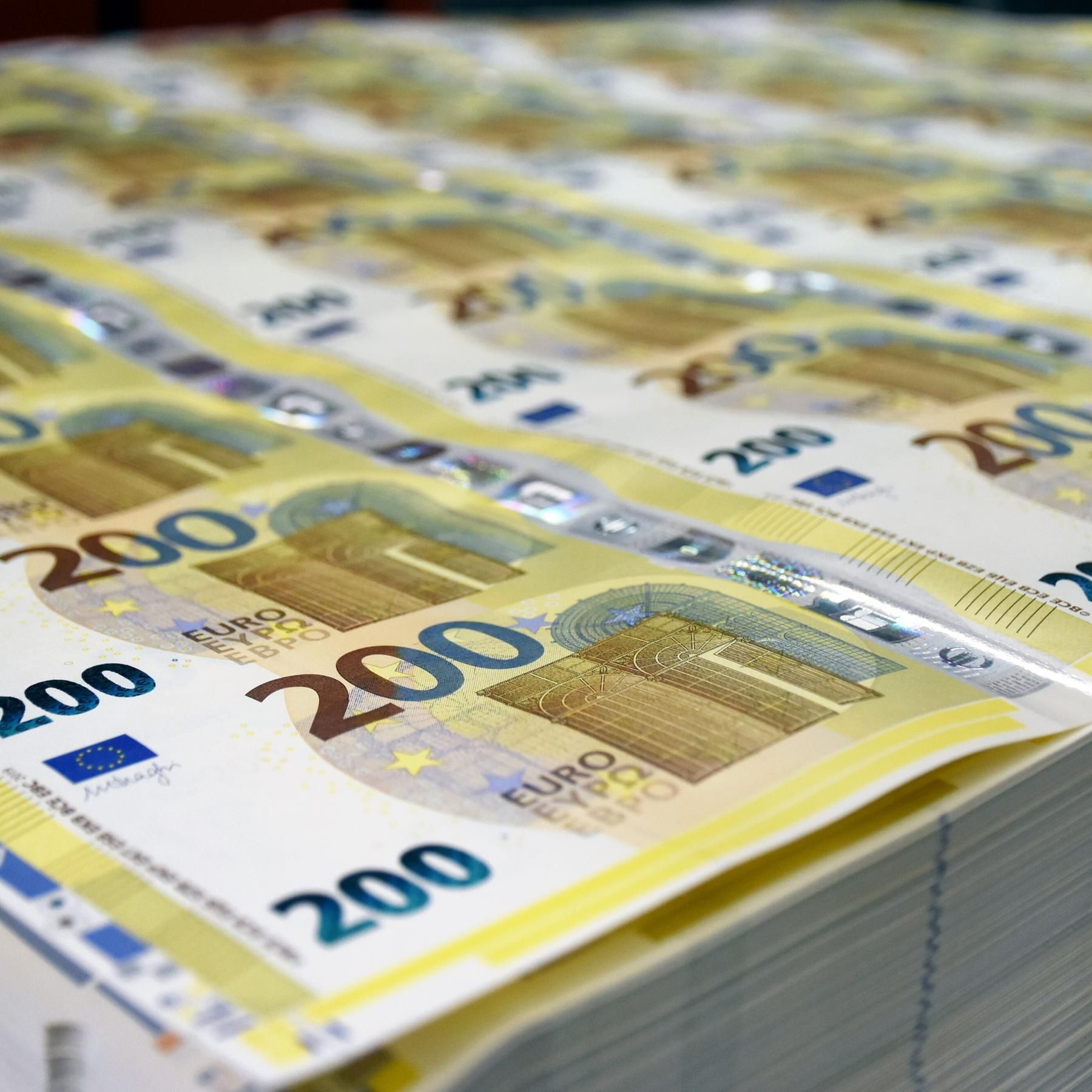 Bundestag stimmt über 200-Milliarden-Abwehrschirm ab