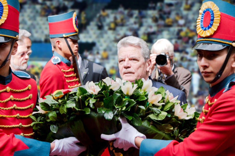 Bundespräsident Gauck legt Kranz für brasilianische Opfer des 8. Juli 2014 nieder