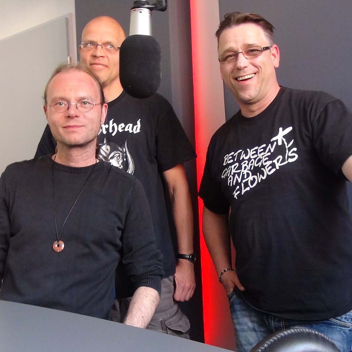 Interview mit BETWEEN GARBAGE & FLOWERS