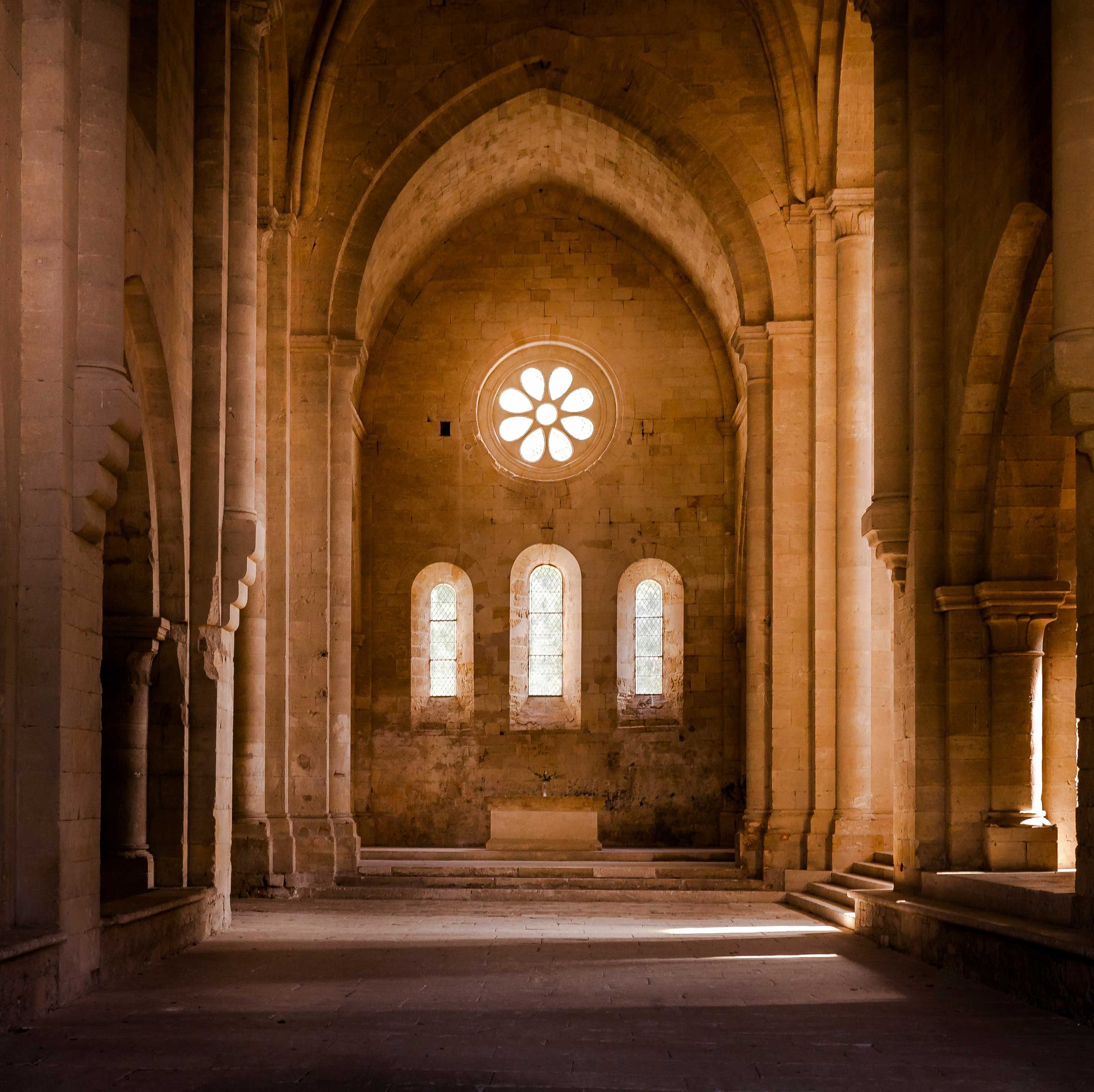 Folge 31 - Katholische Kirche in Frankreich - Missbrauch, Mitgliederschwund und die Hoffnung auf Erneuerung