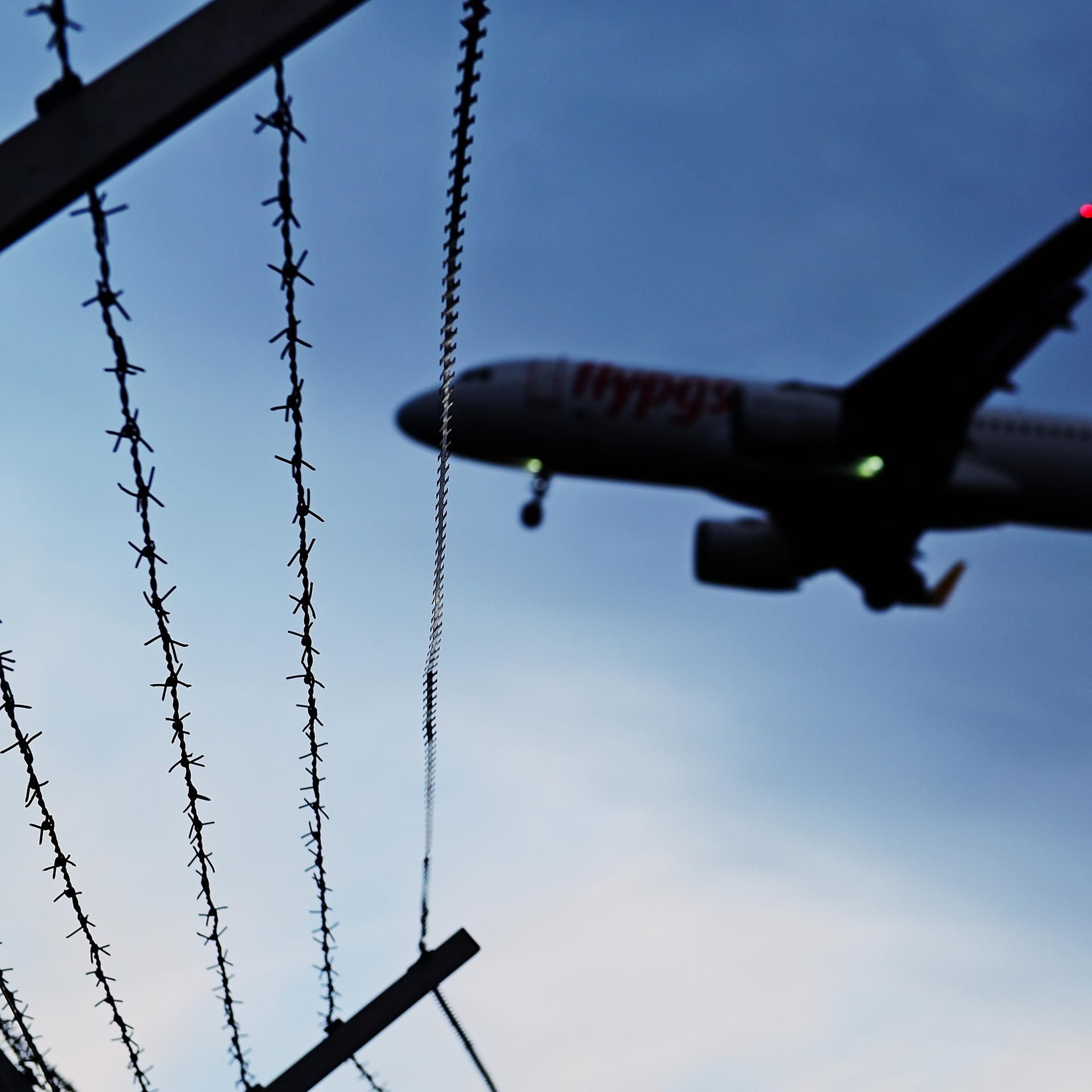 Geschichte des Asylrechts - Wer darf kommen, wer darf bleiben?