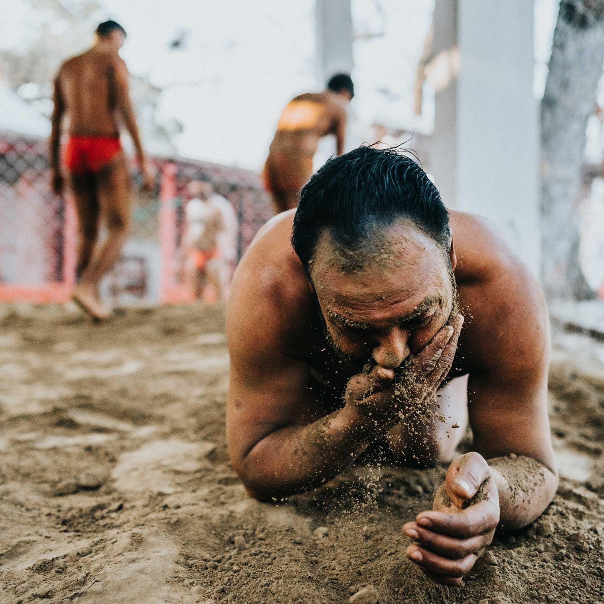 Tobias Löhr – Reportagefotografie auf Reisen am Beispiel der Kushti-Ringer