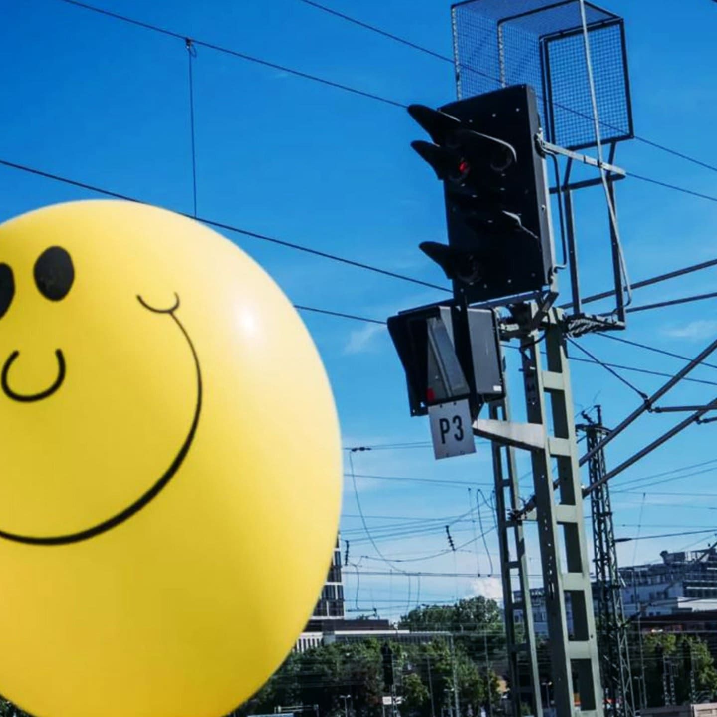 99 Luftballons stoppen alle Zugwaggons
