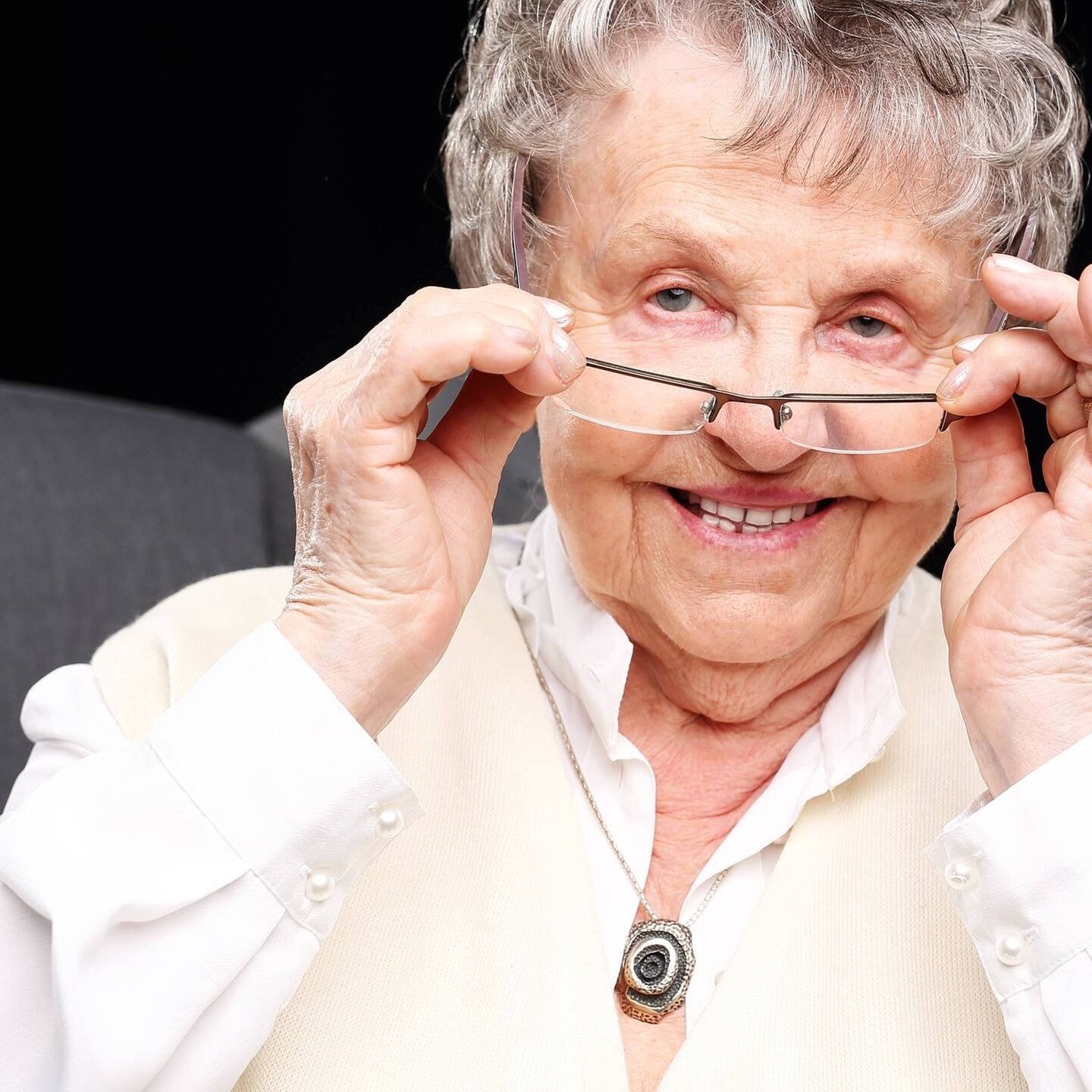 Volle Kanne Anne: Ab wann ist man alt?