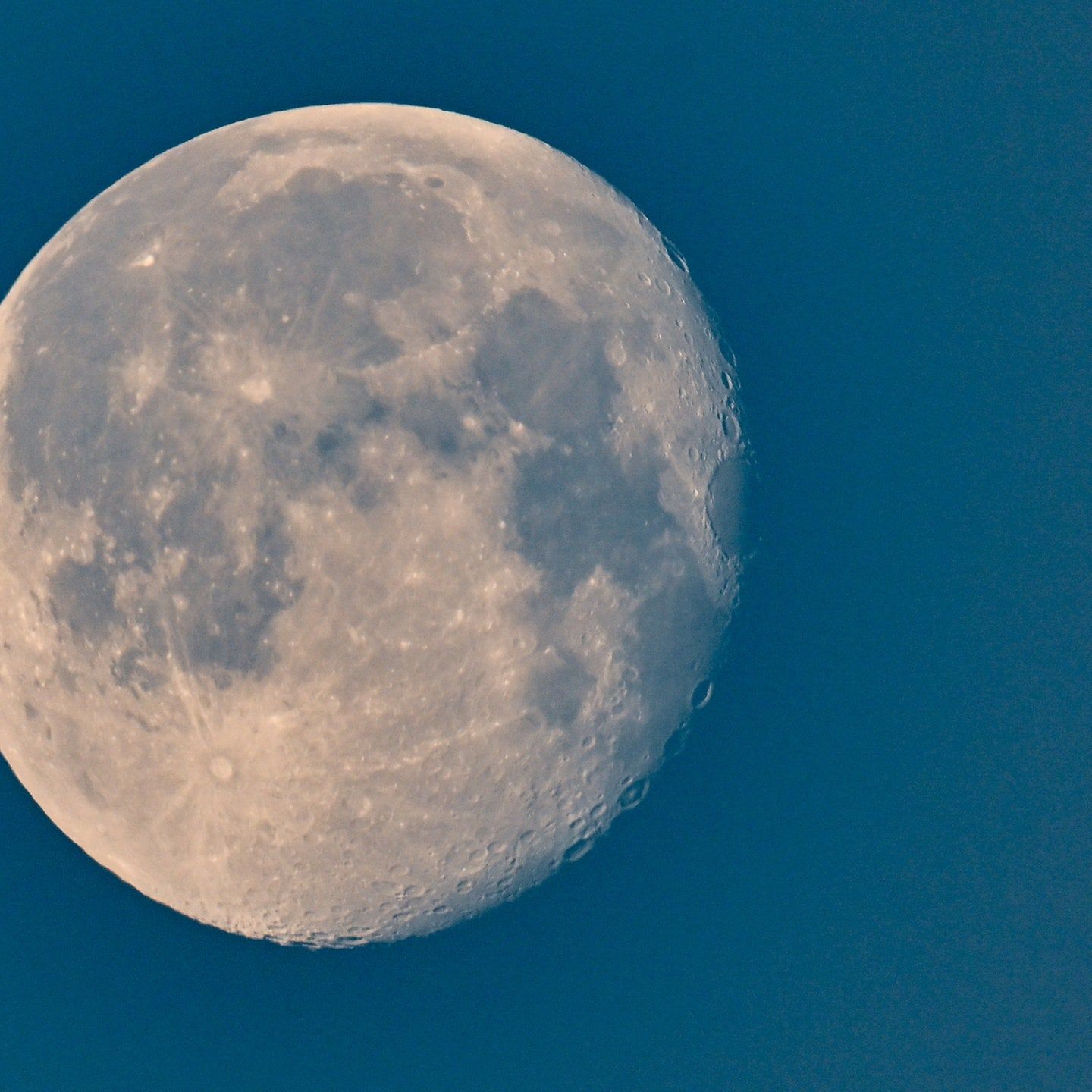 Houston, mir haben einen schrumpfenden Mond