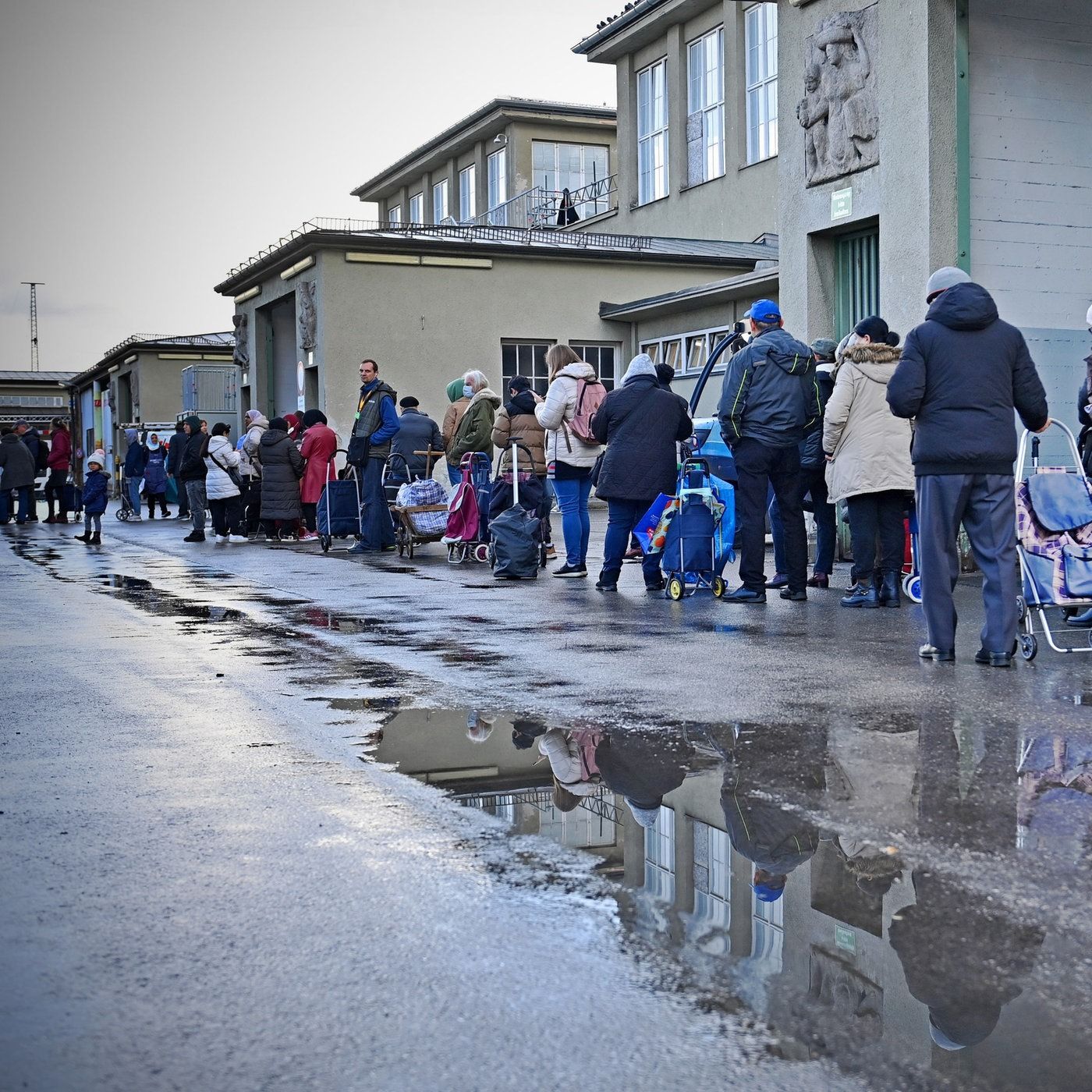 Tafeln, Foodbanks, Suppenküchen - Bestandsaufname der Almosenwirtschaft
