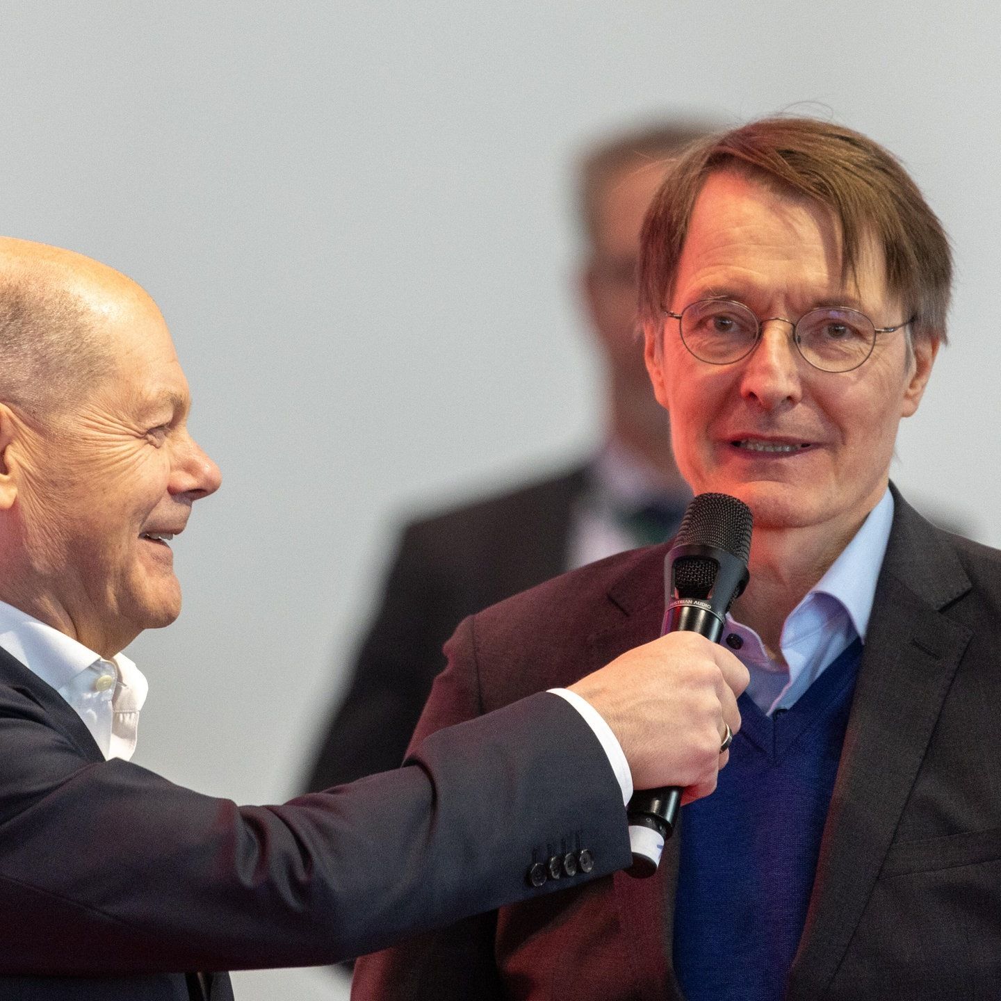 Lauterbach und Scholz im Abstimmungsdilemma