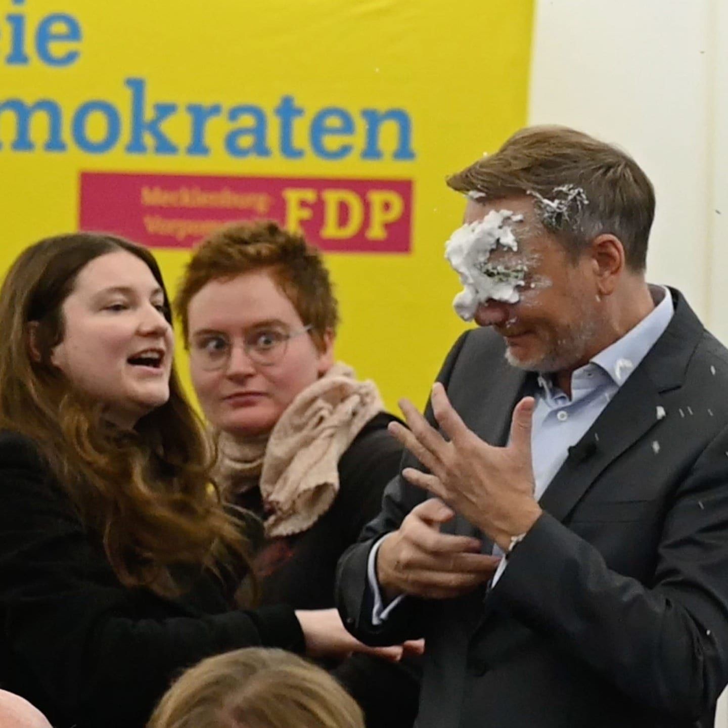 Lindner und die Torte der Linken