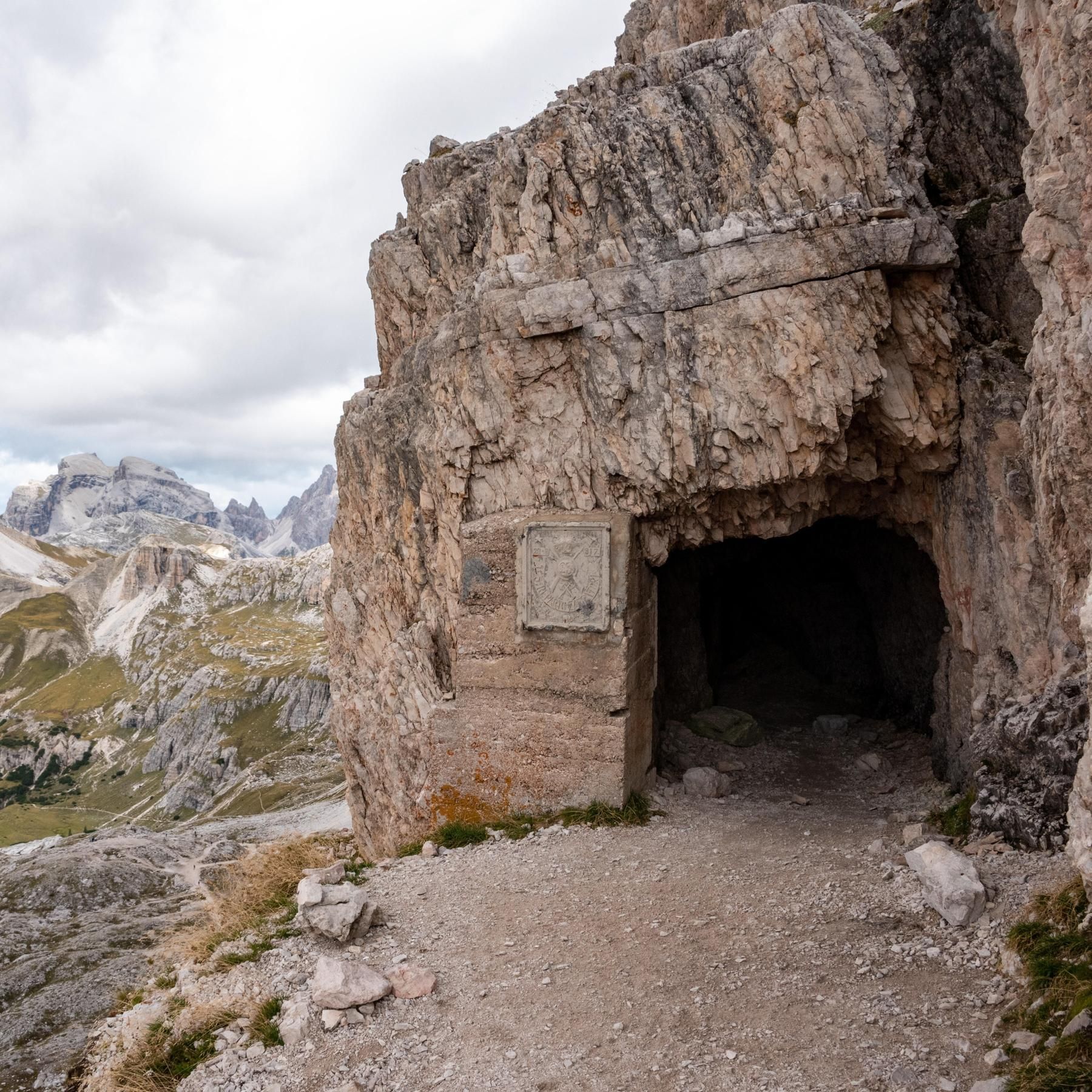 Krieg in den Bergen - Eingegraben in Fels und Eis