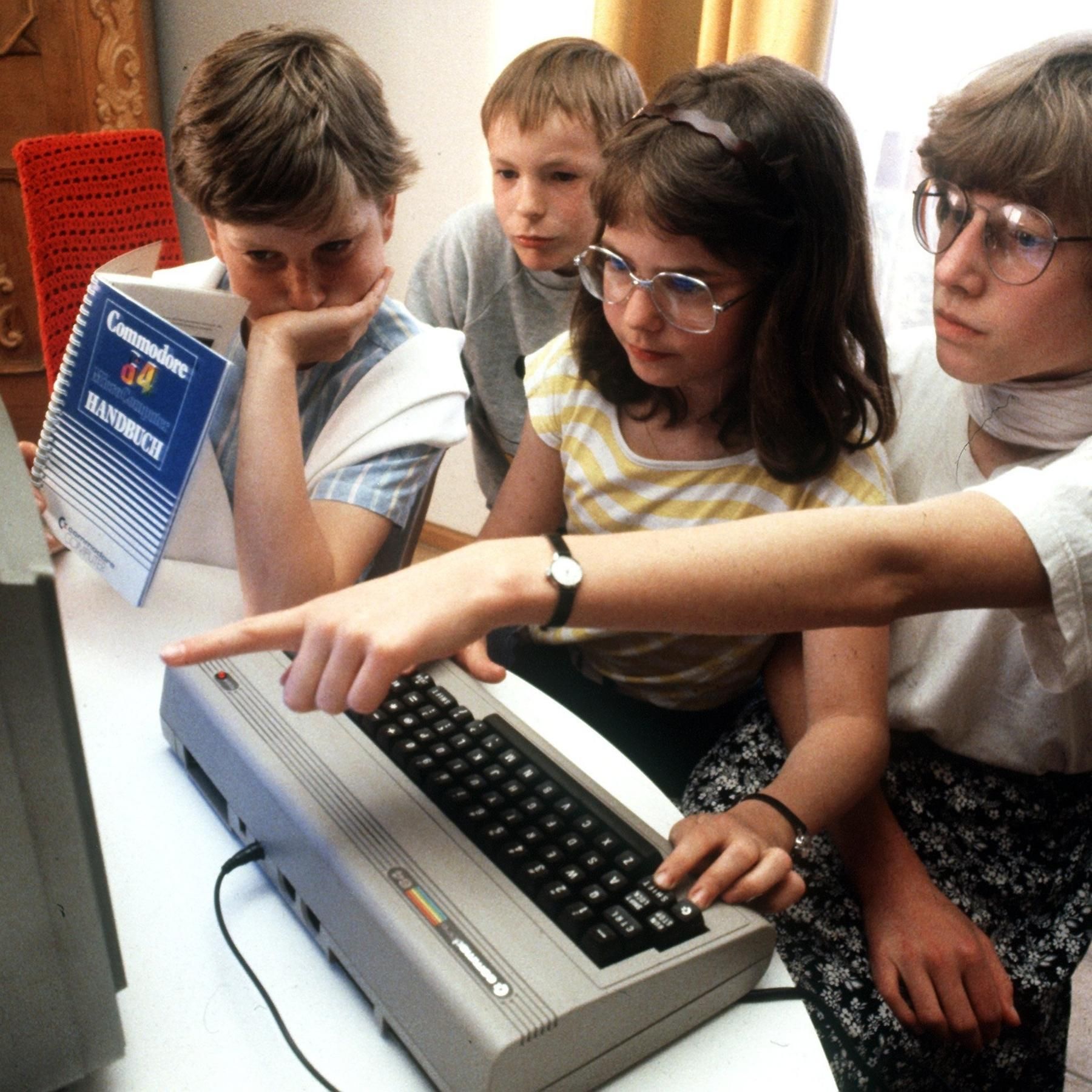 WIE WAR DAS DAMALS? Als der Computer zu uns nach Hause kam