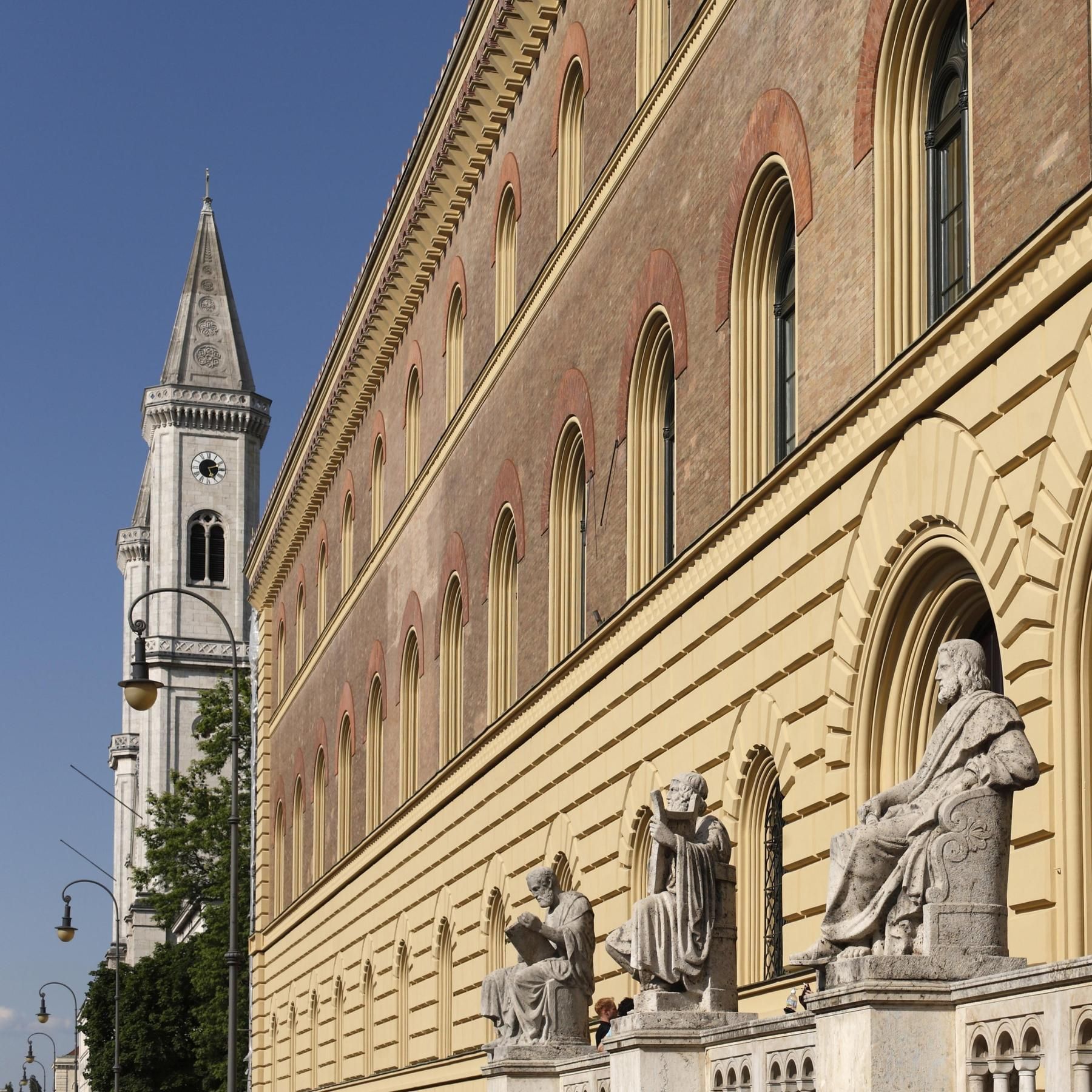 Bayerische Staatsbibliothek - Die Geschichte einer steilen Karriere