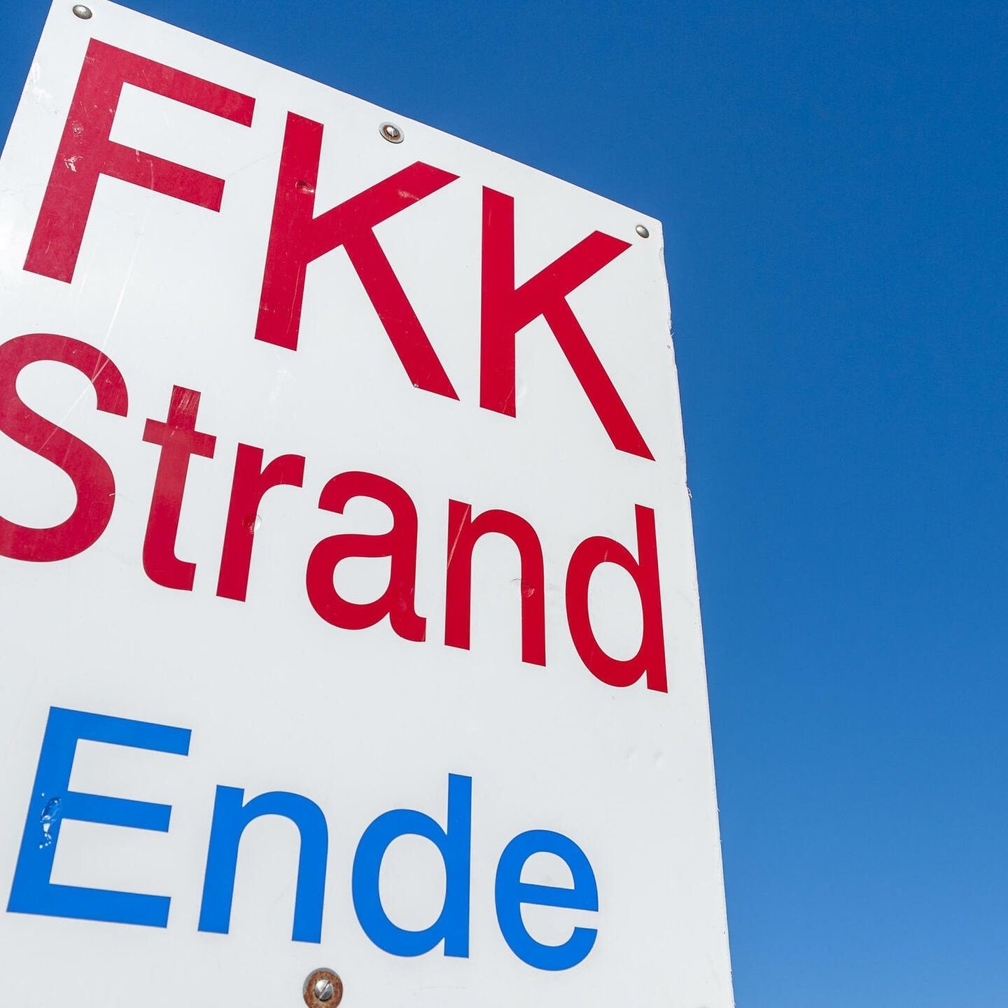 Deutsche fühlen sich nackt zunehmend unwohl